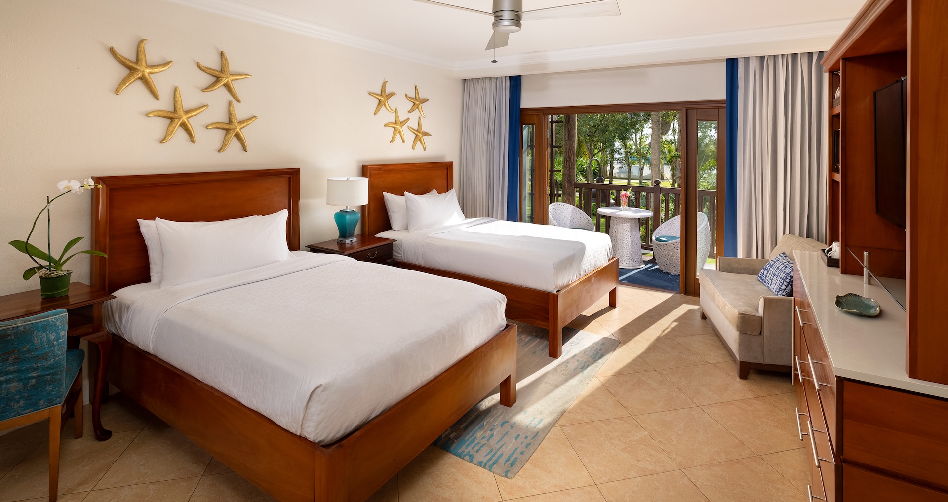 Negril Resort & Spa - Tropical Oceanview Concierge Family Rooms 