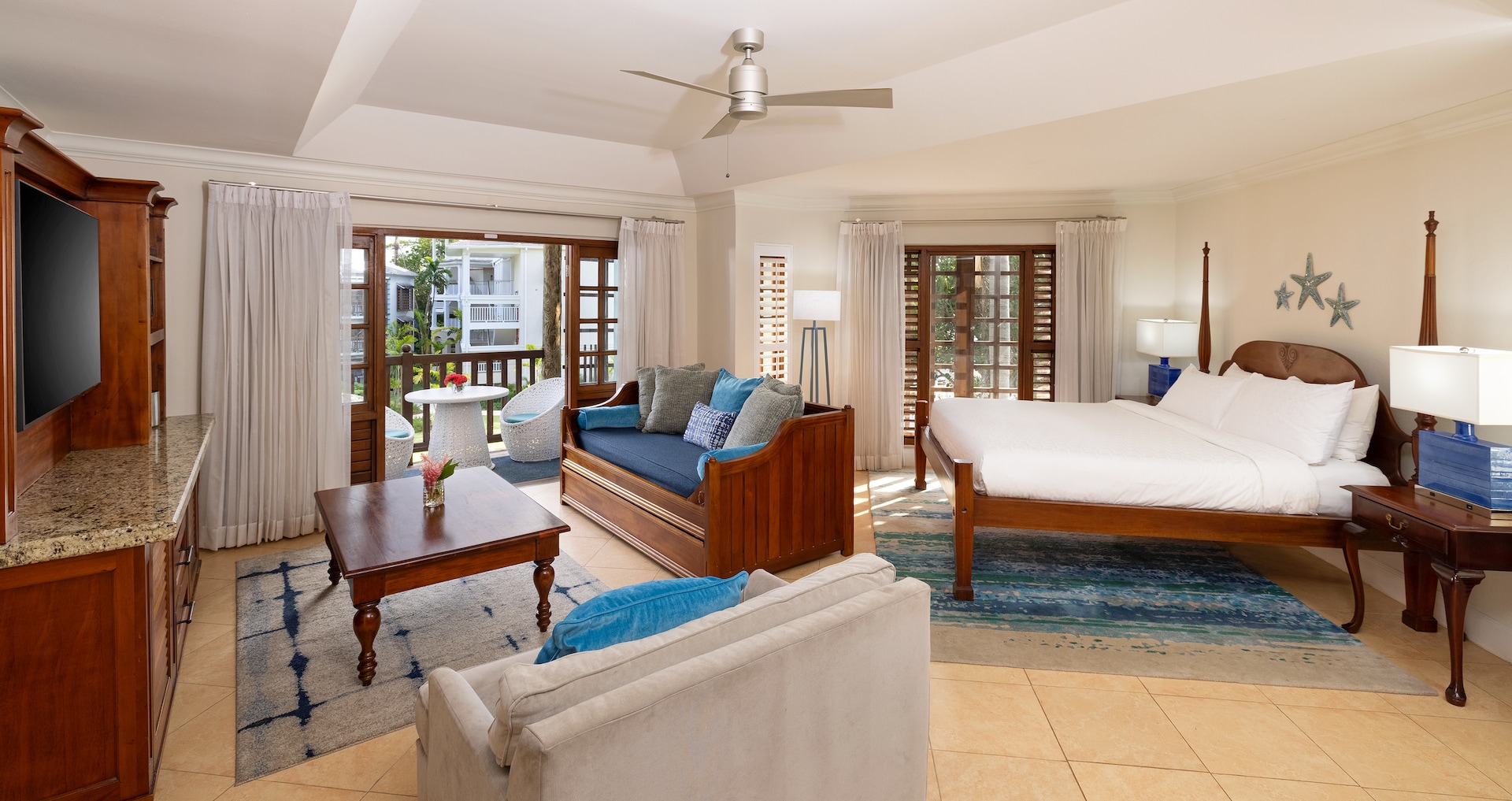 Negril Resort & Spa - Tropical Oceanview Oversized Concierge Family Suite