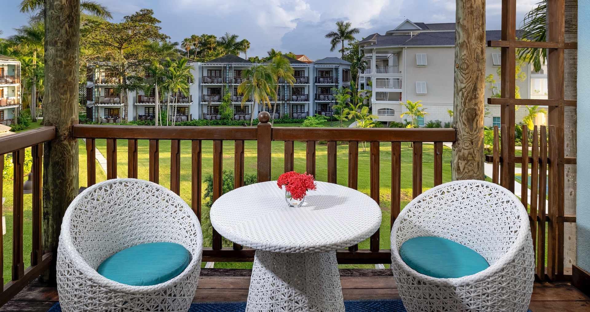 Negril Resort & Spa - Tropical Oceanview Oversized Concierge Family Suite