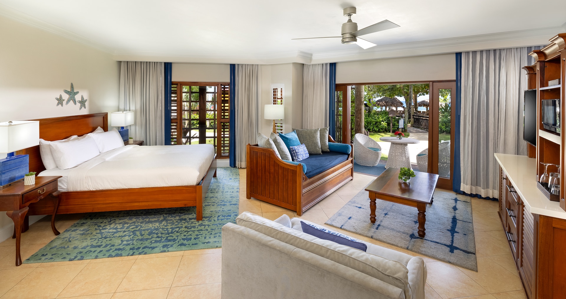 Negril Resort & Spa - Tropical Oceanview Walkout Oversized Concierge Family Suite
