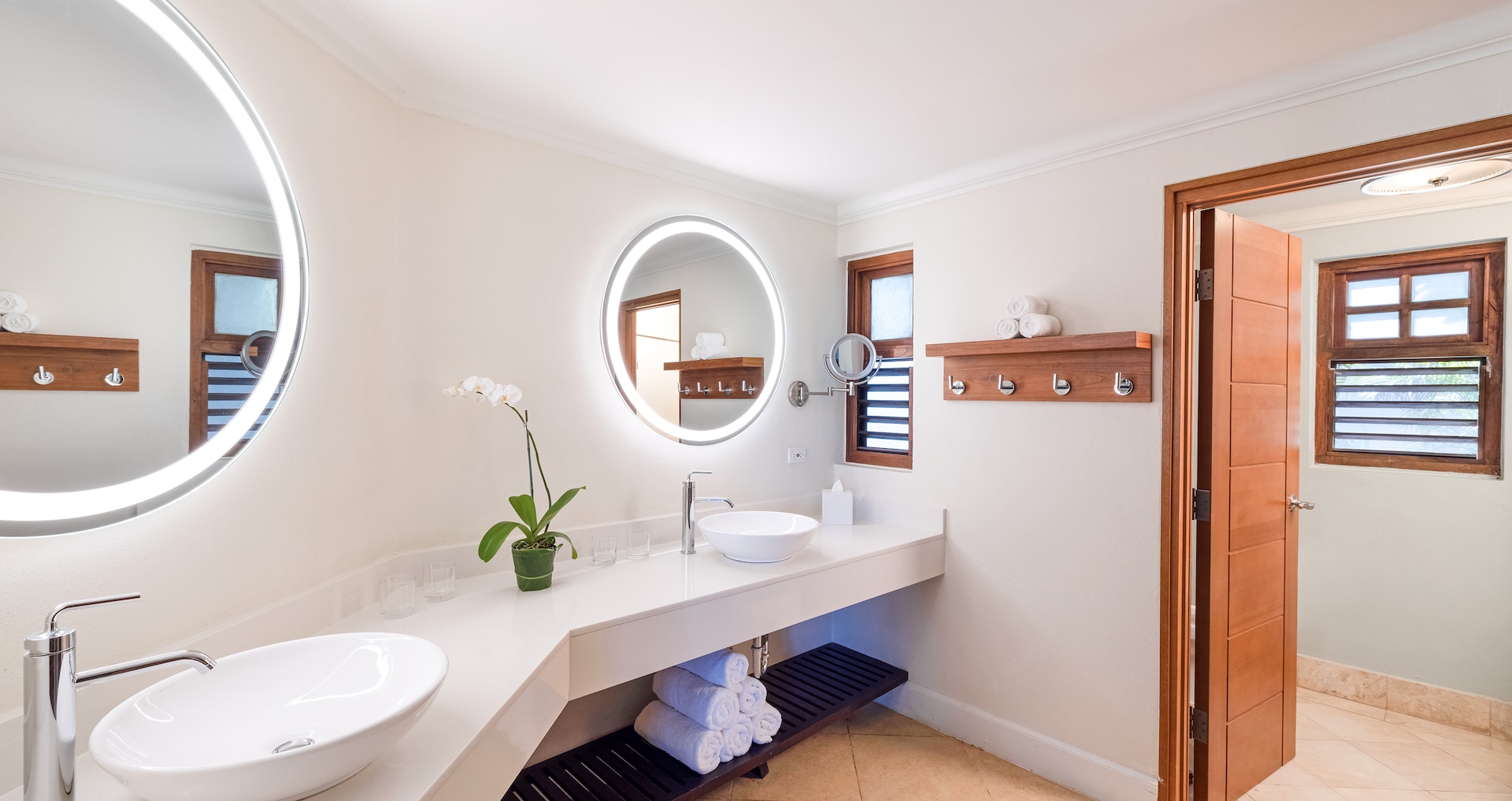 Negril Resort & Spa - Tropical Oceanview Walkout Oversized Concierge Family Suite