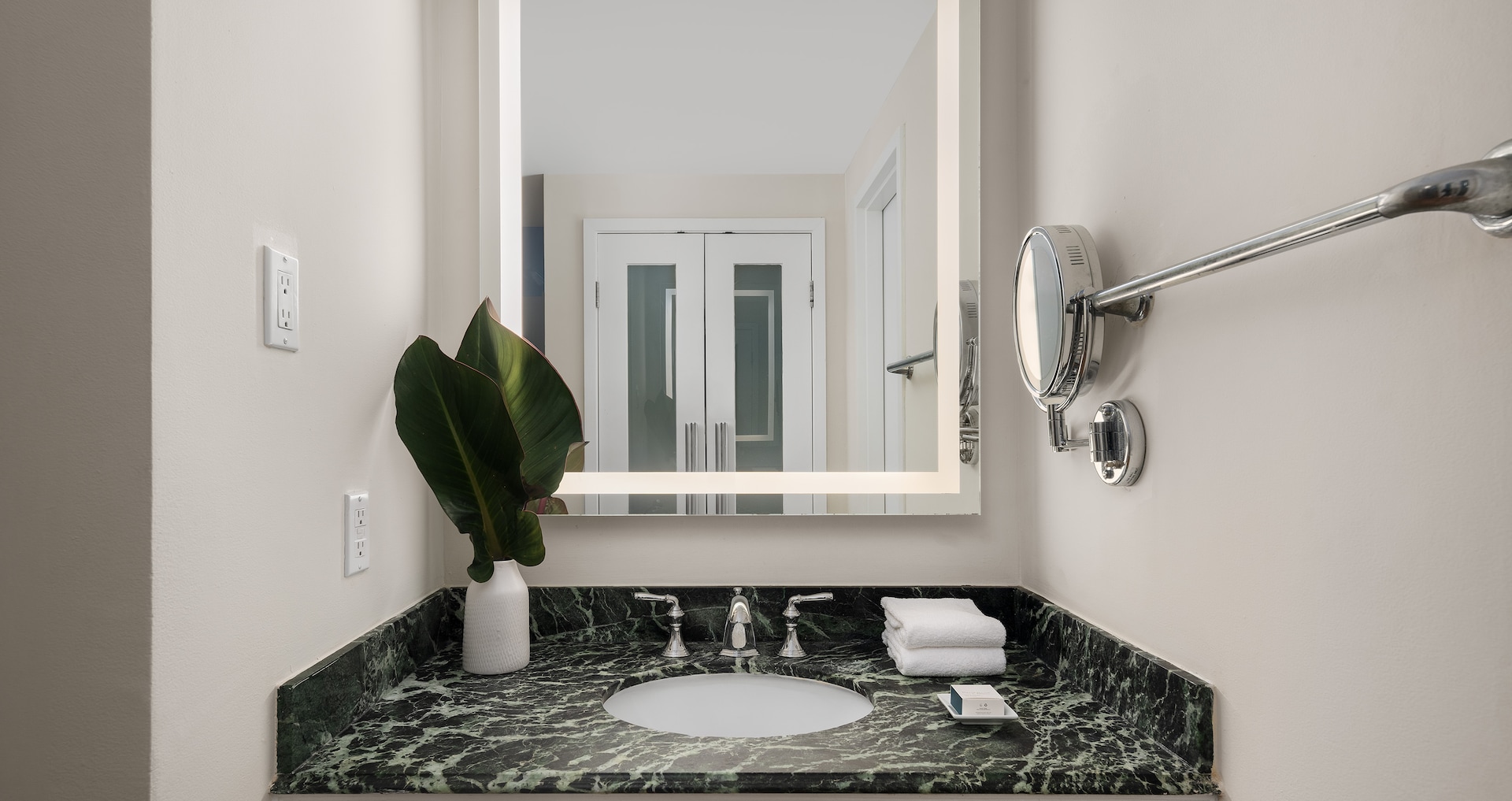 Turks & Caicos Resort & Spa - French Village Luxury Room King