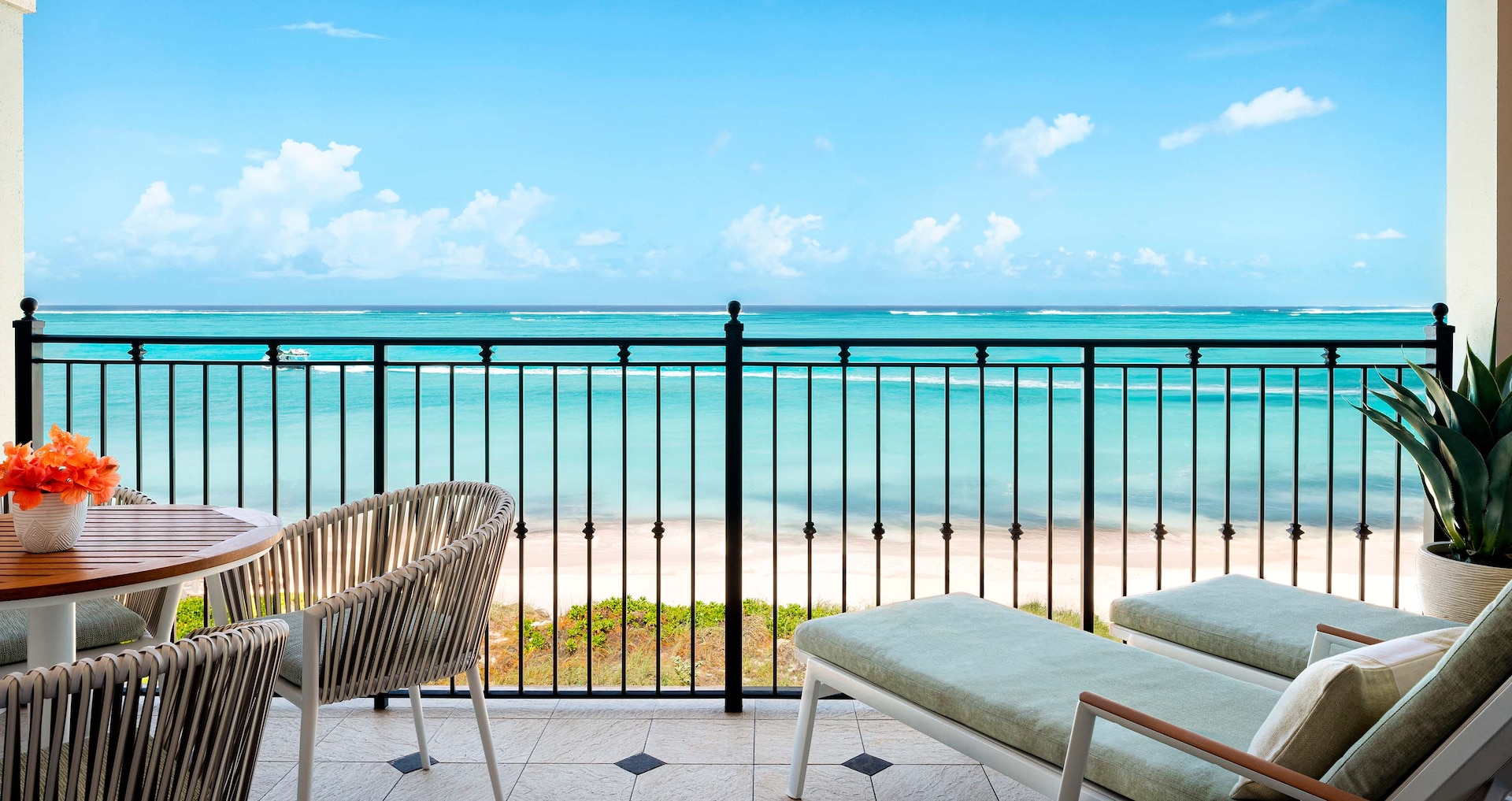 Turks & Caicos Resort & Spa - Italian Oceanfront Concierge Family Suite with Kids Room