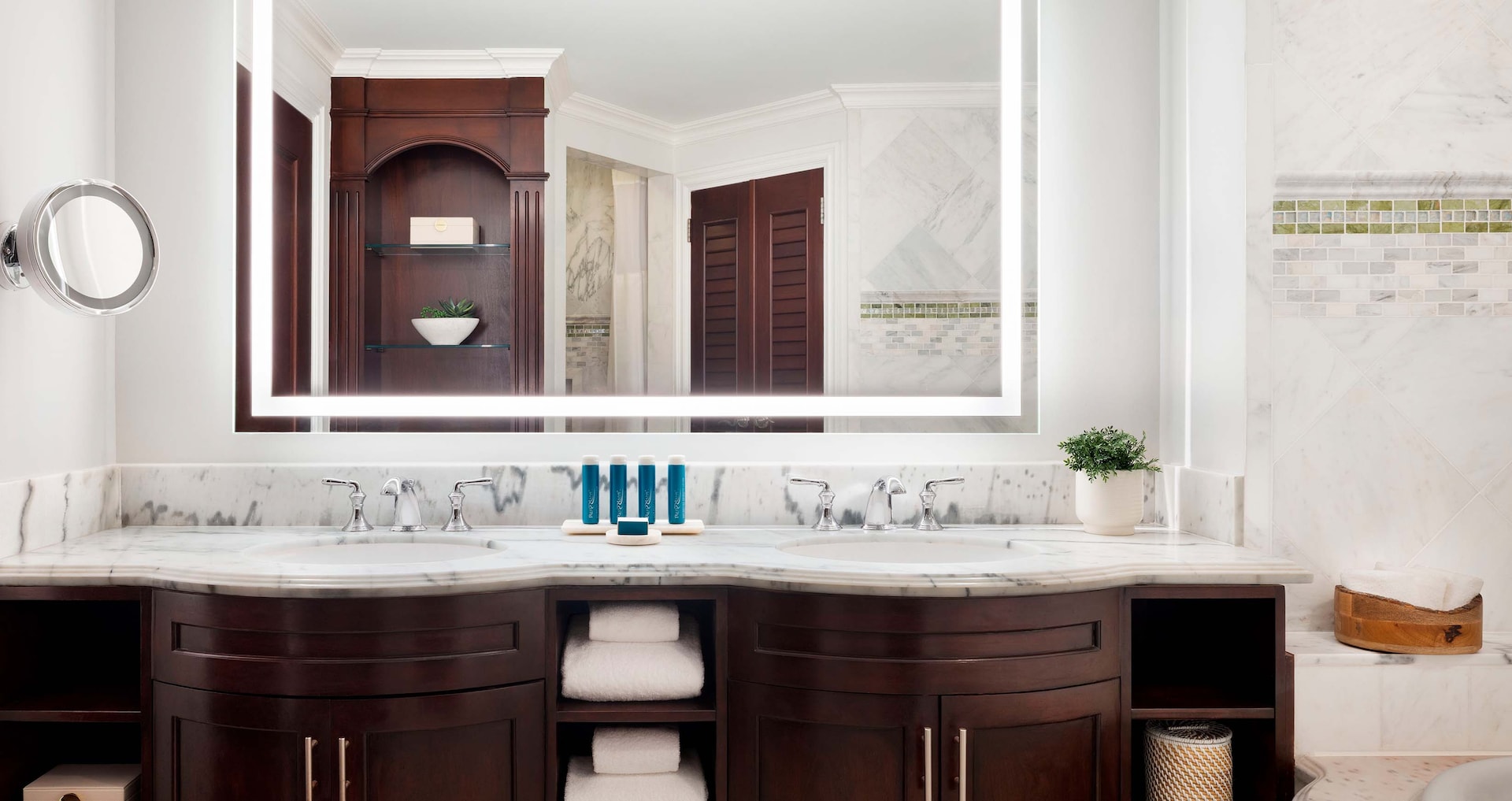 Turks & Caicos Resort & Spa - Italian Oceanfront Concierge Family Suite with Kids Room