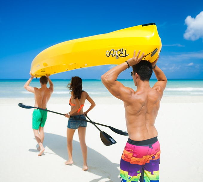 https://cdn.sandals.com/beaches/v12/images/activities/watersports//slider/kayak-beach.jpg