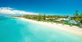 Forbes Highlights Beaches Turks & Caicos as the Ideal Destination to Experience Earth Day All Year Round