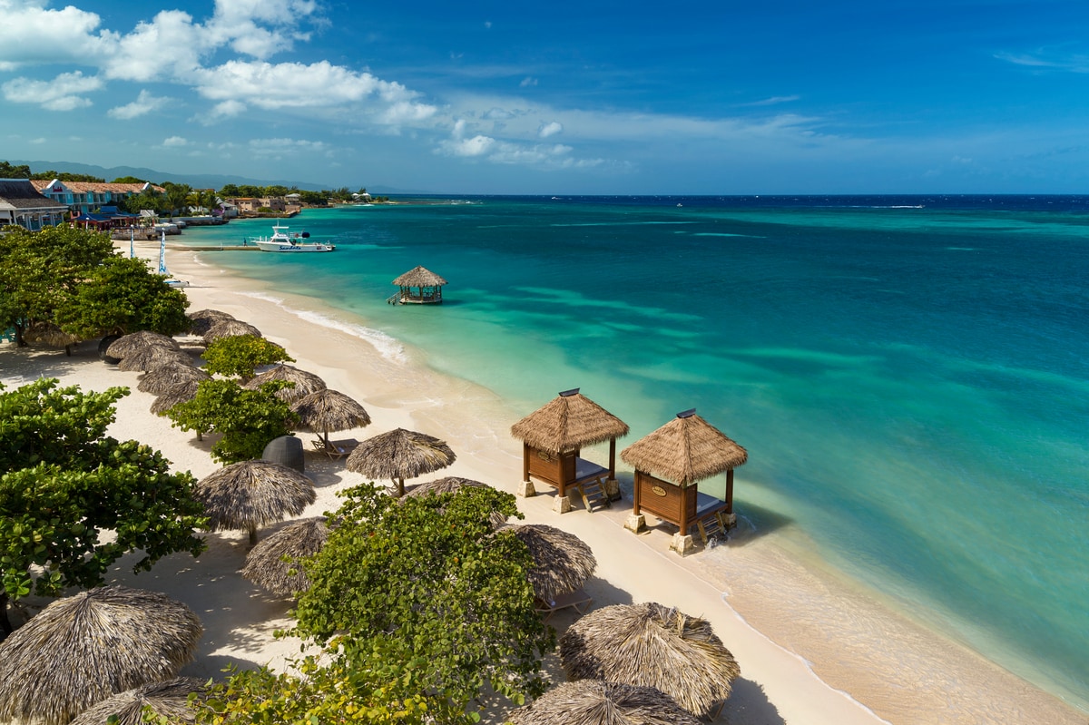 Sandals-SMB-Beach-Aerial-5-1201x799-779f864