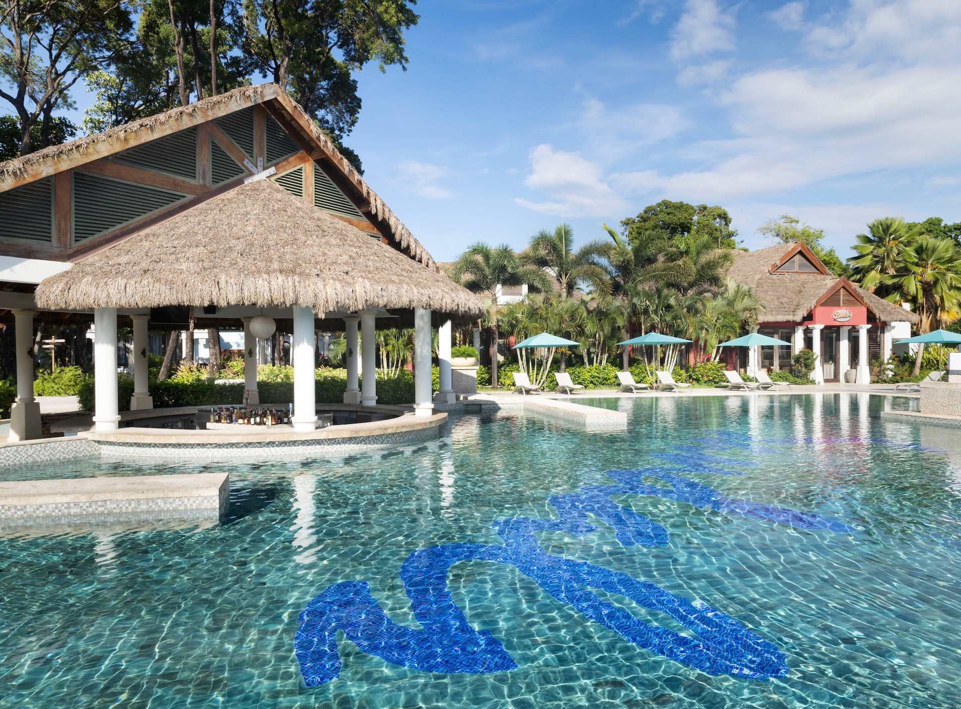 JPG-Version-SBR-Pool-South-Seas-Pool-Swim-up-bar--1-