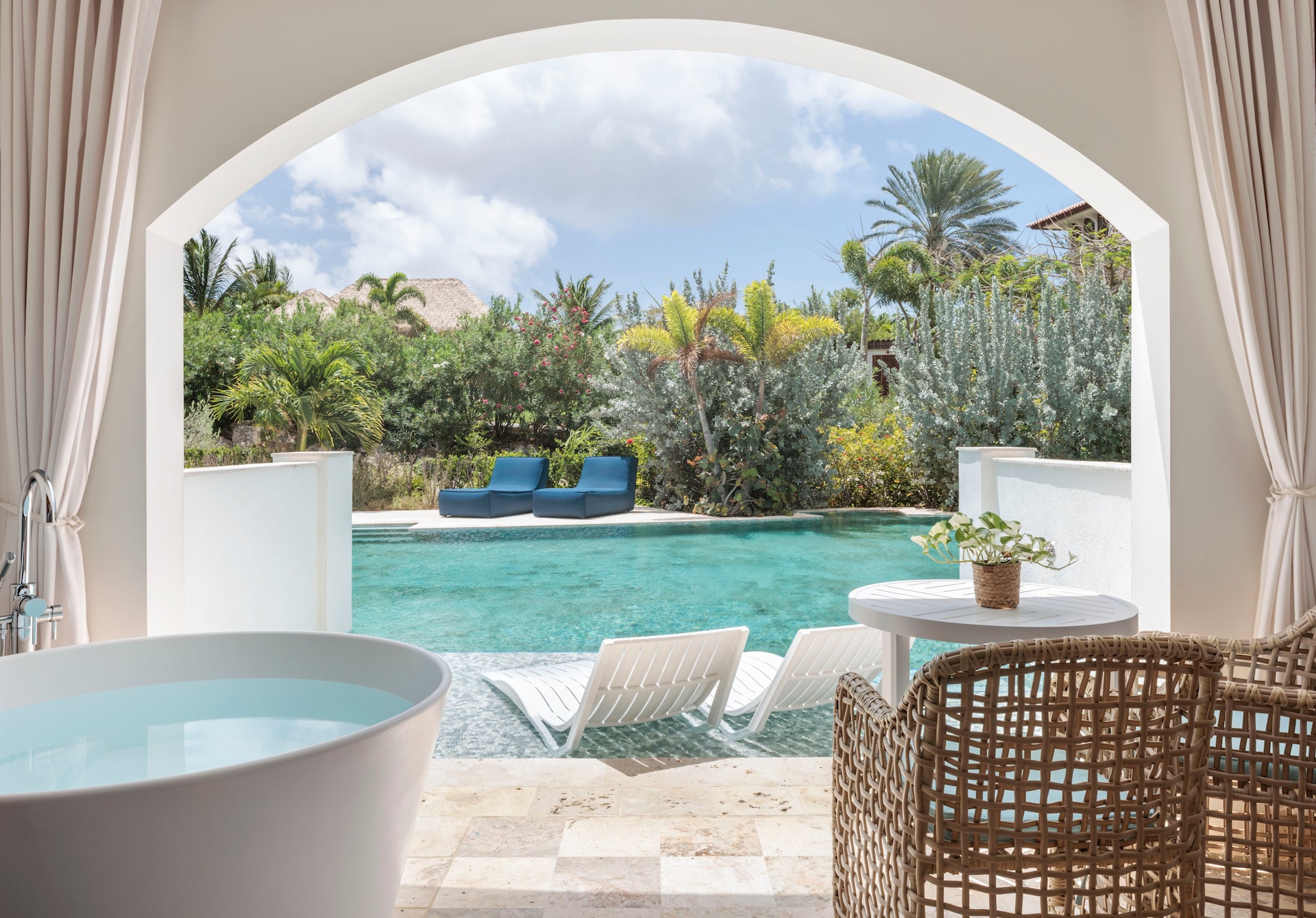 JPG-Version-SCR-Room-SSUP-Patio--1-