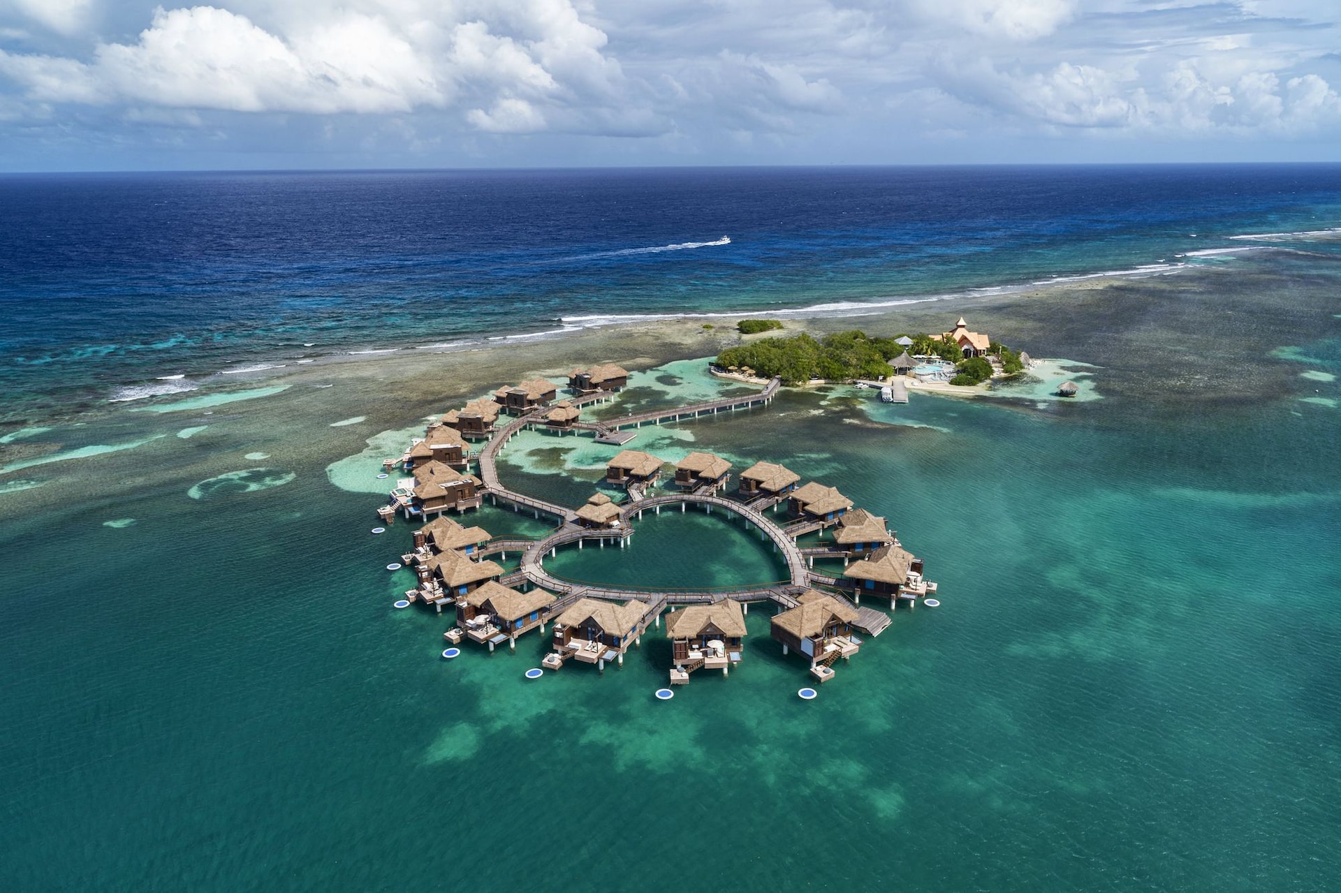 sandals-caribbean-cay-overwater-heart