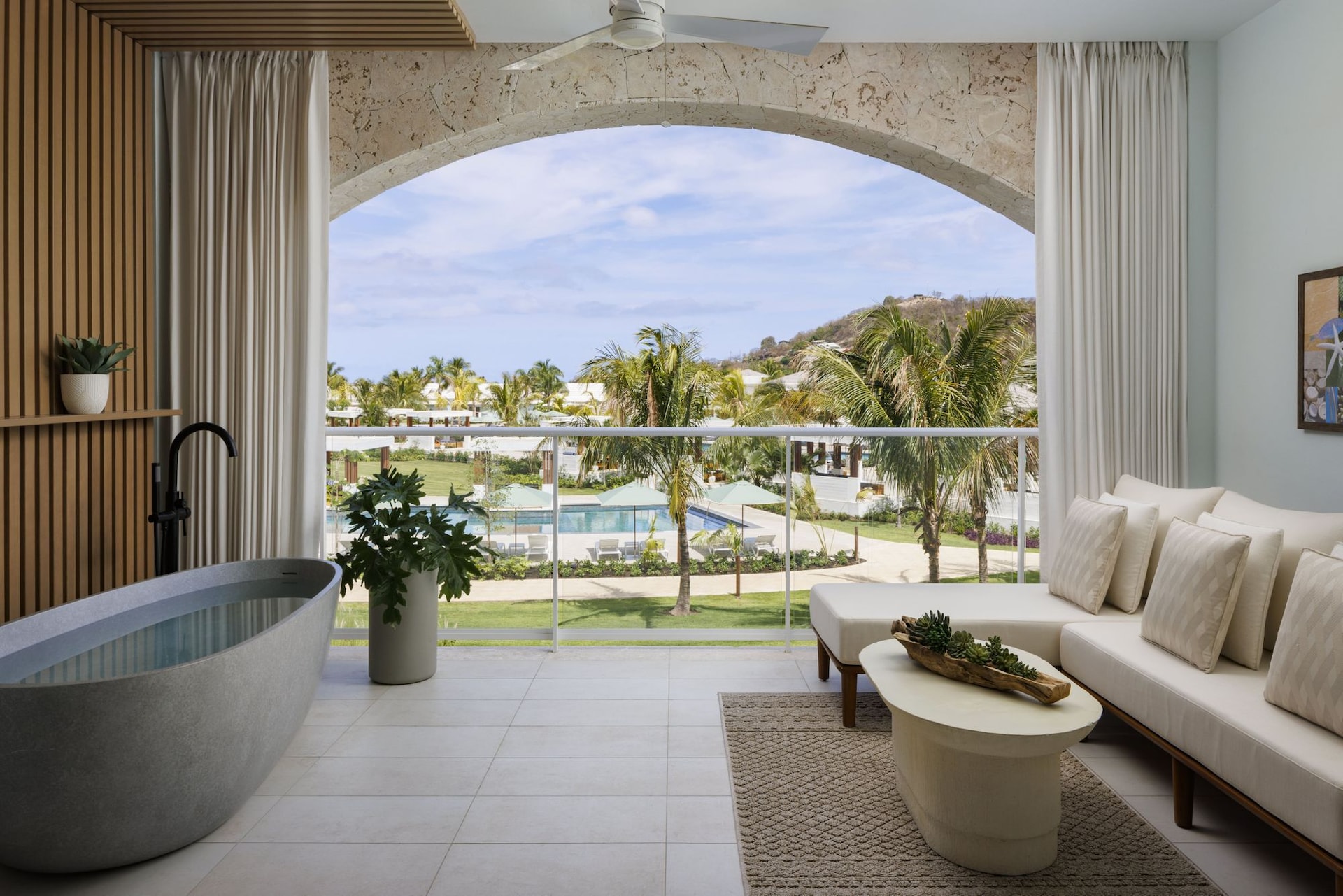 cbm-tub-sandals-saint-vincent-room