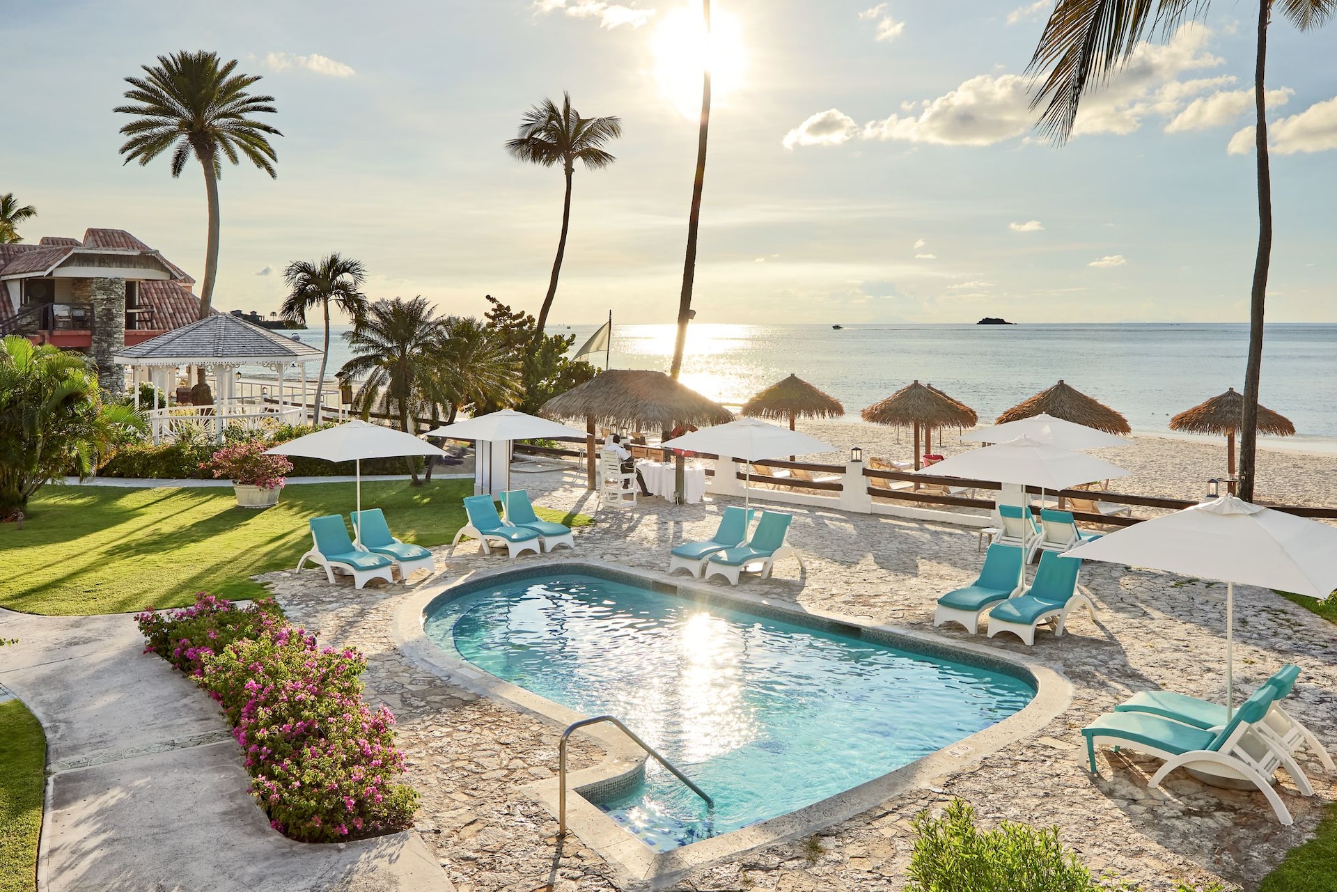 Sandals Antigua pool