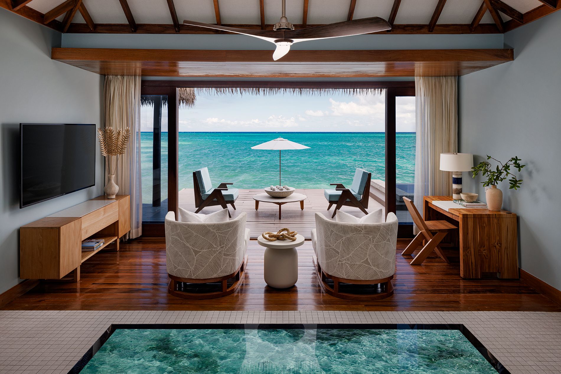 overwater-bungalow-sandals-caribbean-cay-1