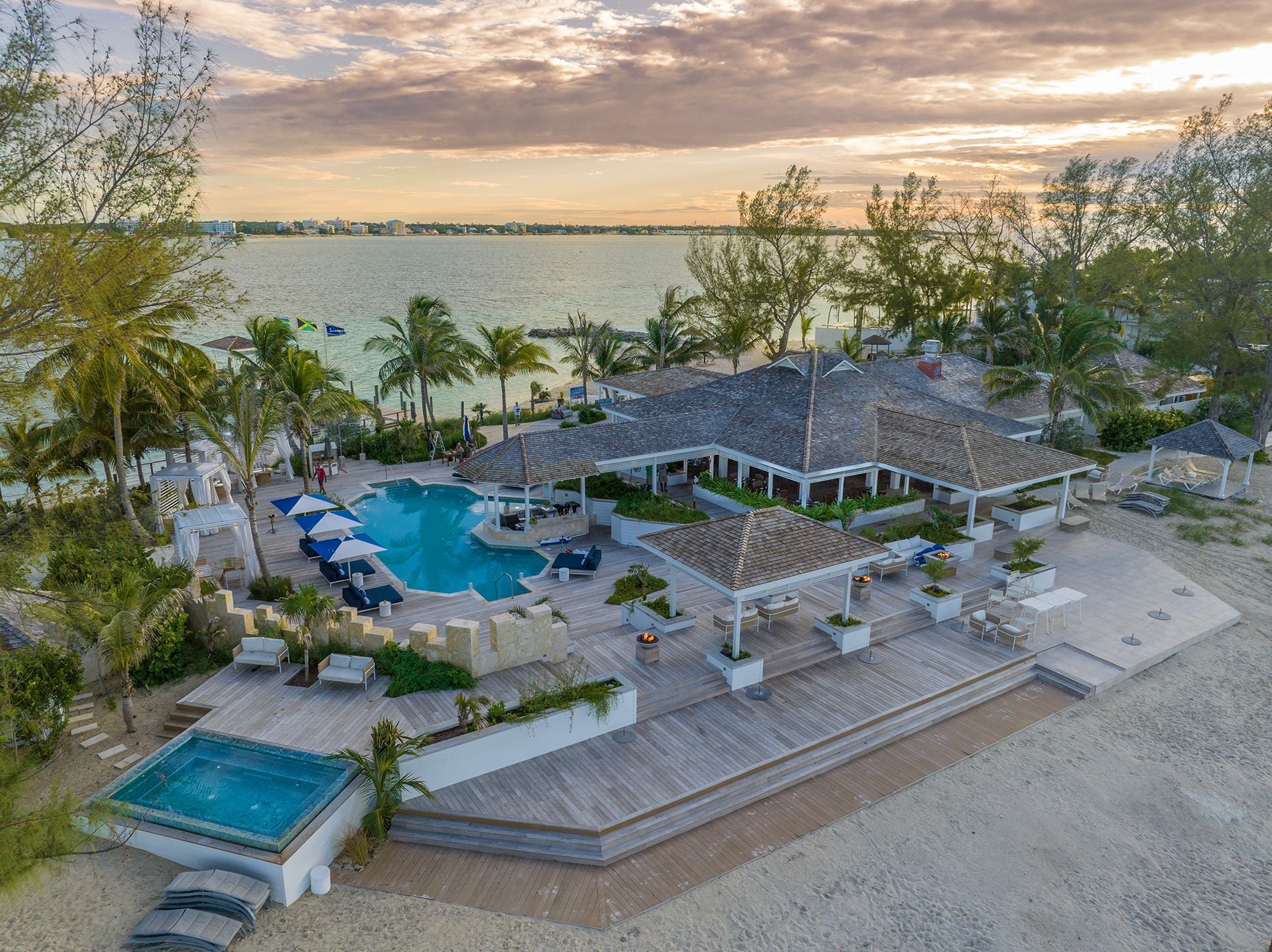sandals-royal-bahamian-barefoot-cay-pool--3--1