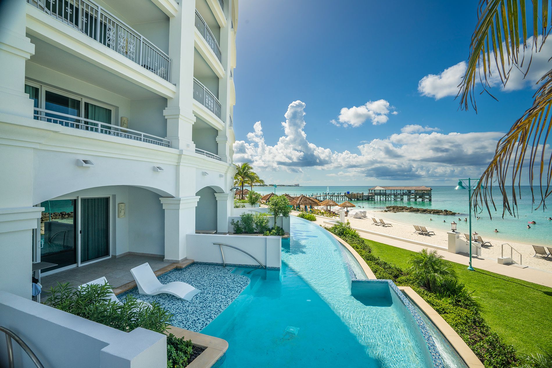 sandals-royal-bahamian-swim-up-room--4--2