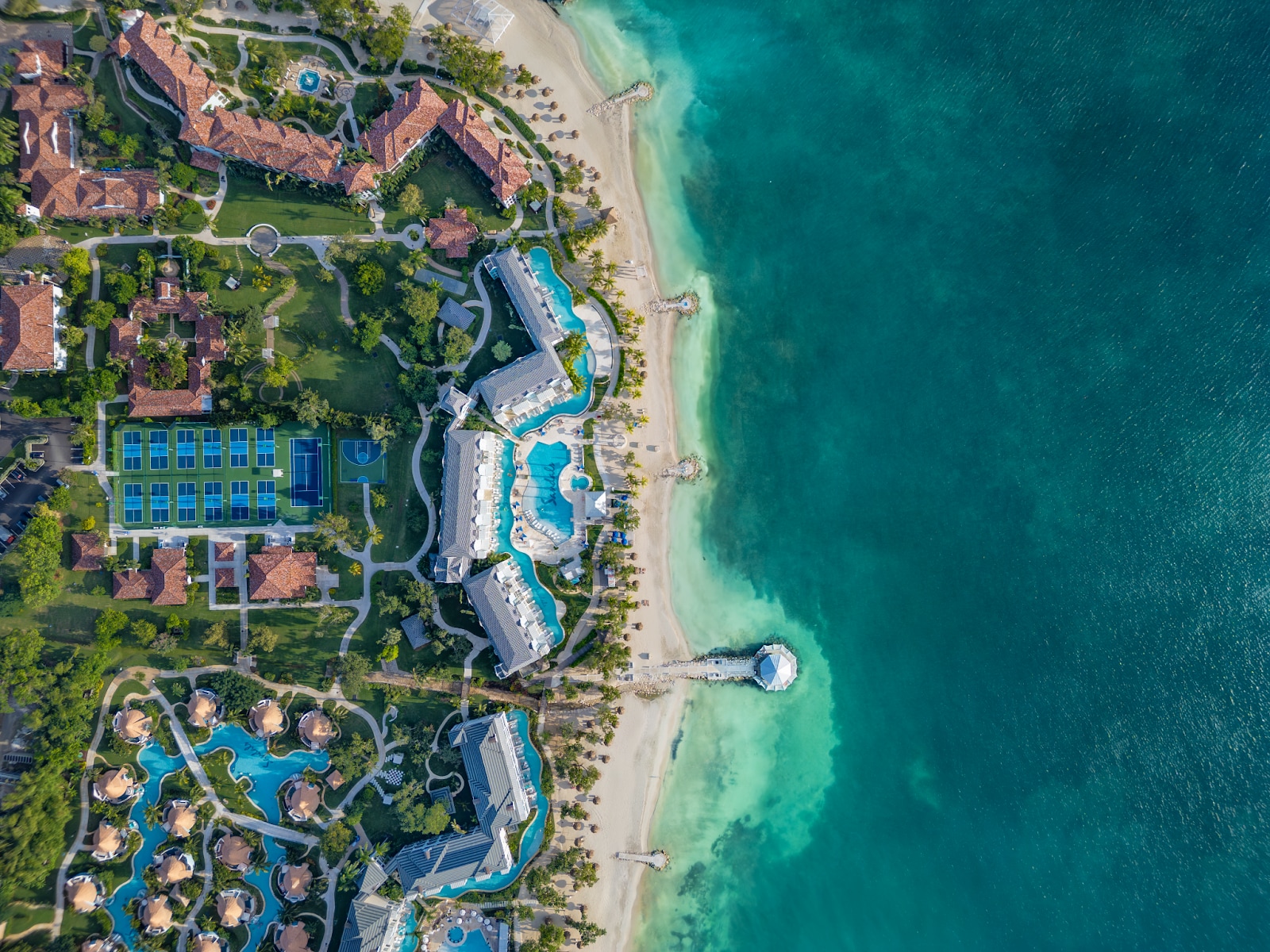 The Ultimate Backdrop for Play: 5 Pickleball Destinations to ‘Dink’ All Year Round