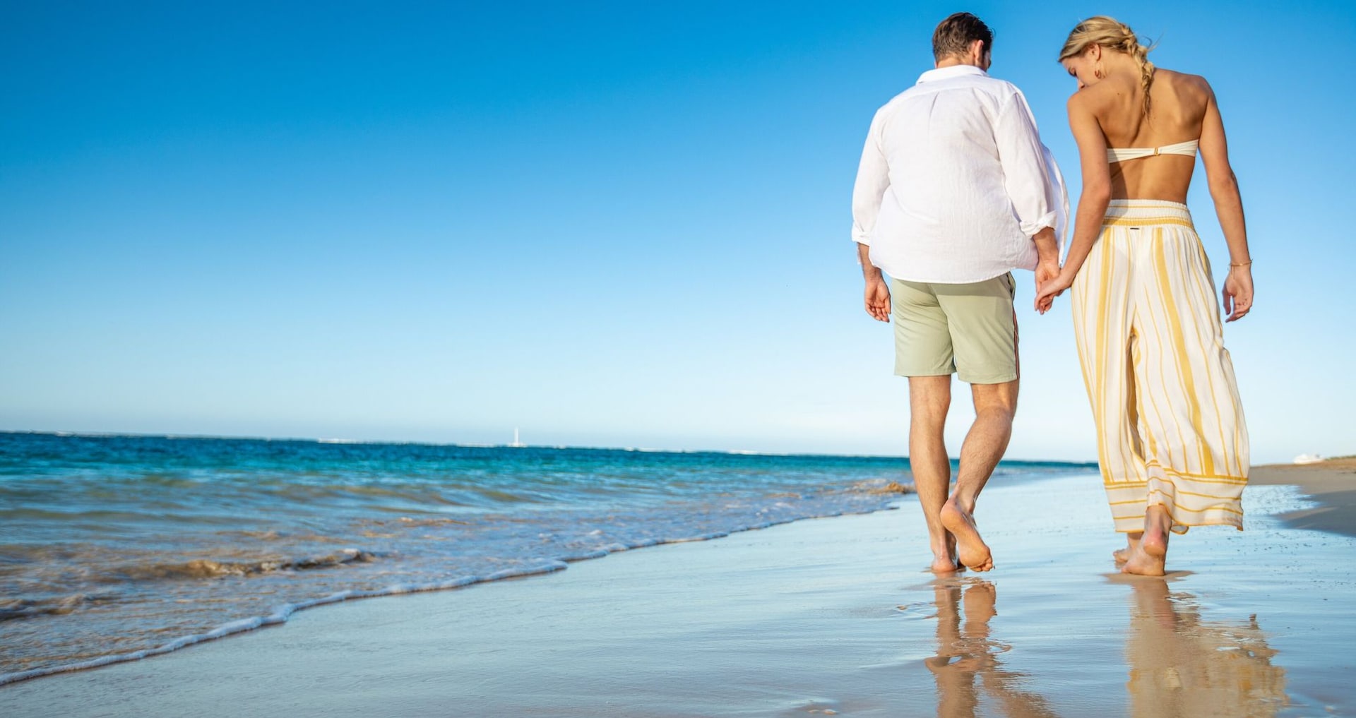 Web-Version-SDR-Lifestyle-Small-Falls-Beach-Couple-Walking-Sunset-6