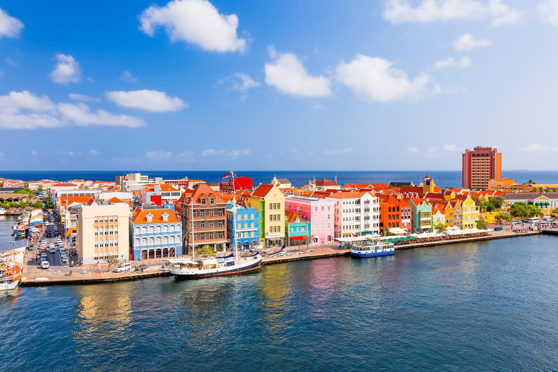 The Caribbean’s Colorful Star: Why Everyone is Talking About Curaçao
