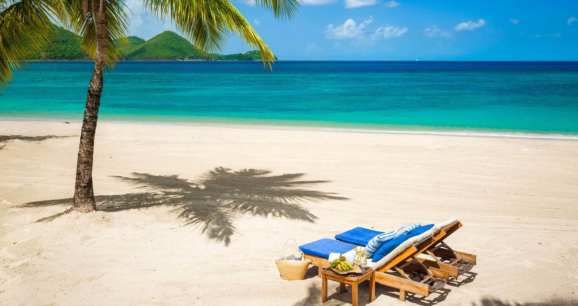 Sandals Grande St Lucian All Inclusive - Drinks And Food On Beach Chairs