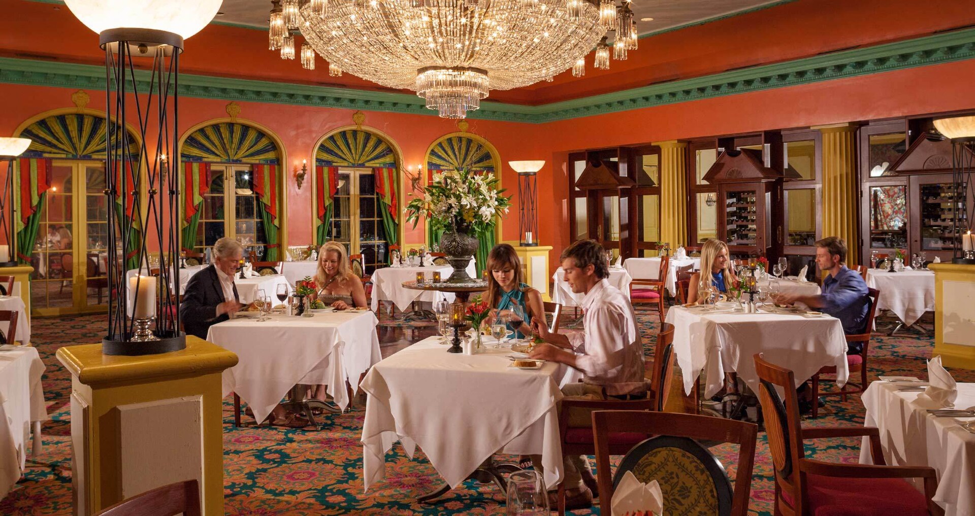 Sandals Royal Bahamian Luxury Resort - Couples Eating Dinner Restaurants 