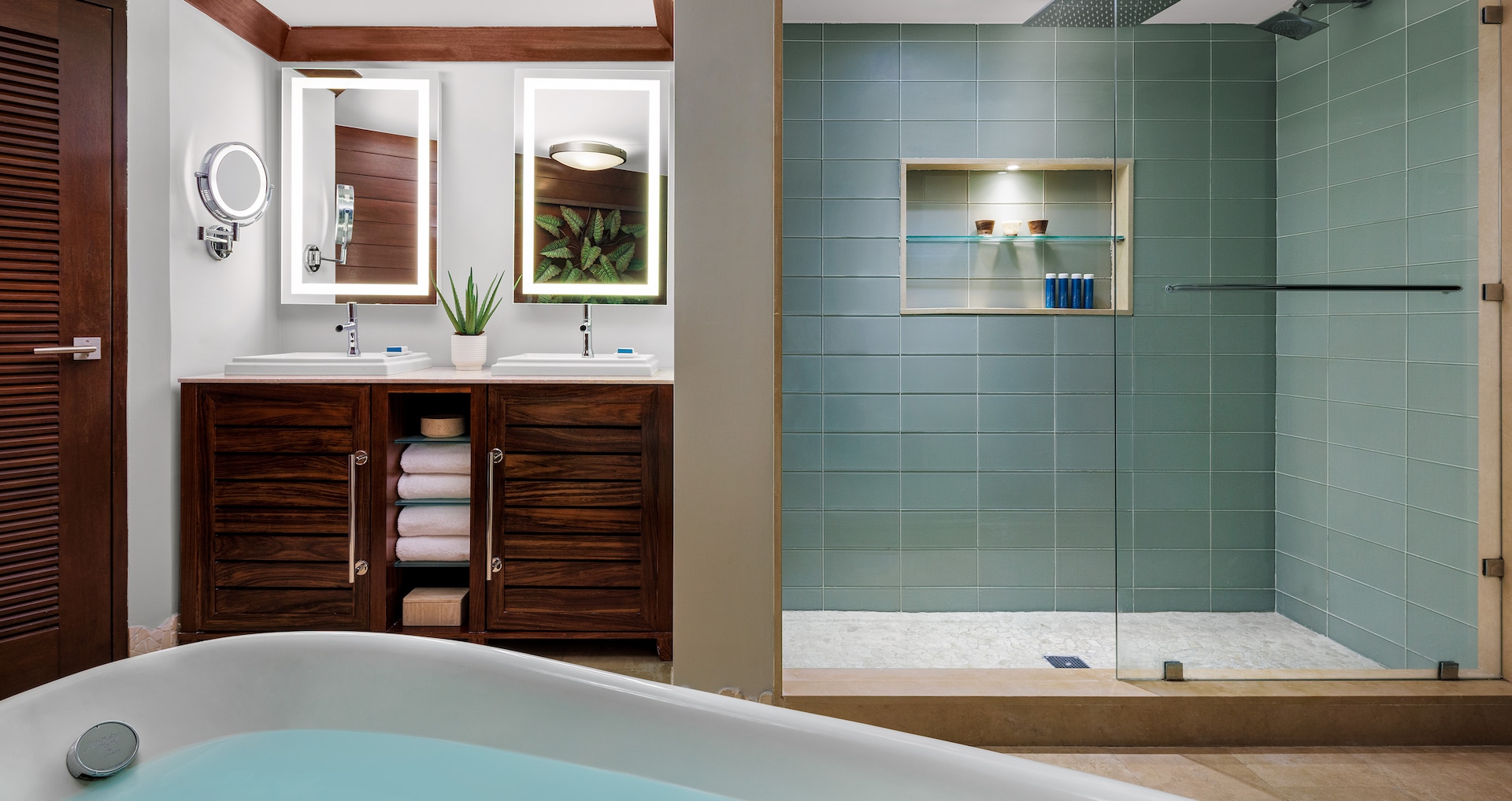 Barbados - Beachfront One Bedroom Butler Suite with Balcony Tranquility Soaking Tub