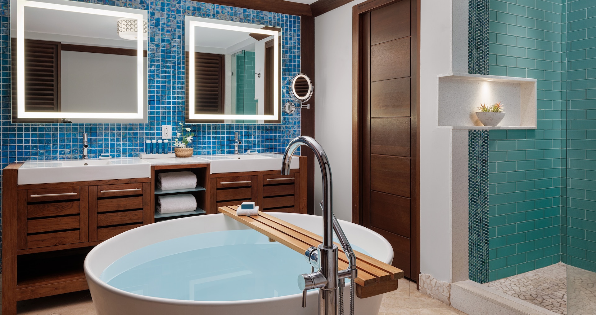 Barbados - Crystal Lagoon Swim-Up One Bedroom Butler Suite with Patio Tranquility Soaking Tub