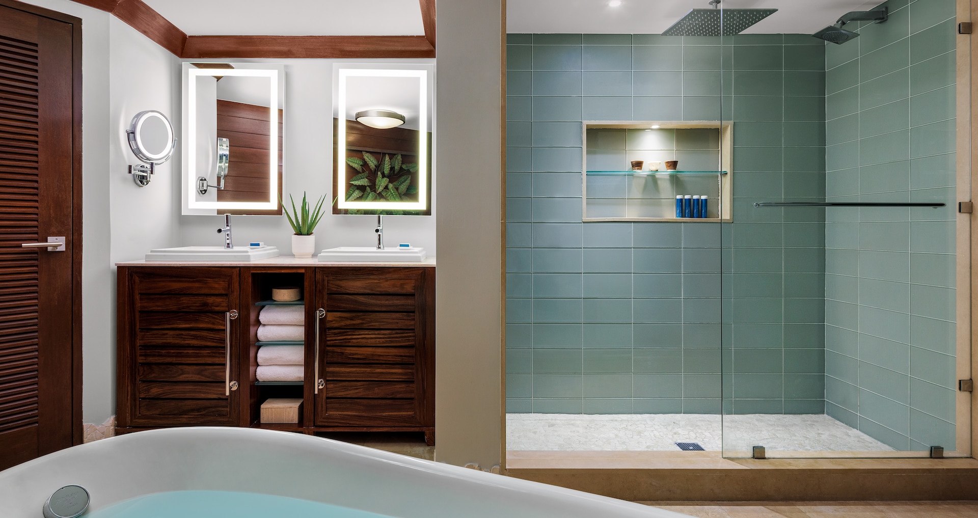 Barbados - Beachfront Penthouse One Bedroom Butler Suite w/ Balcony Tranquility Soaking Tub