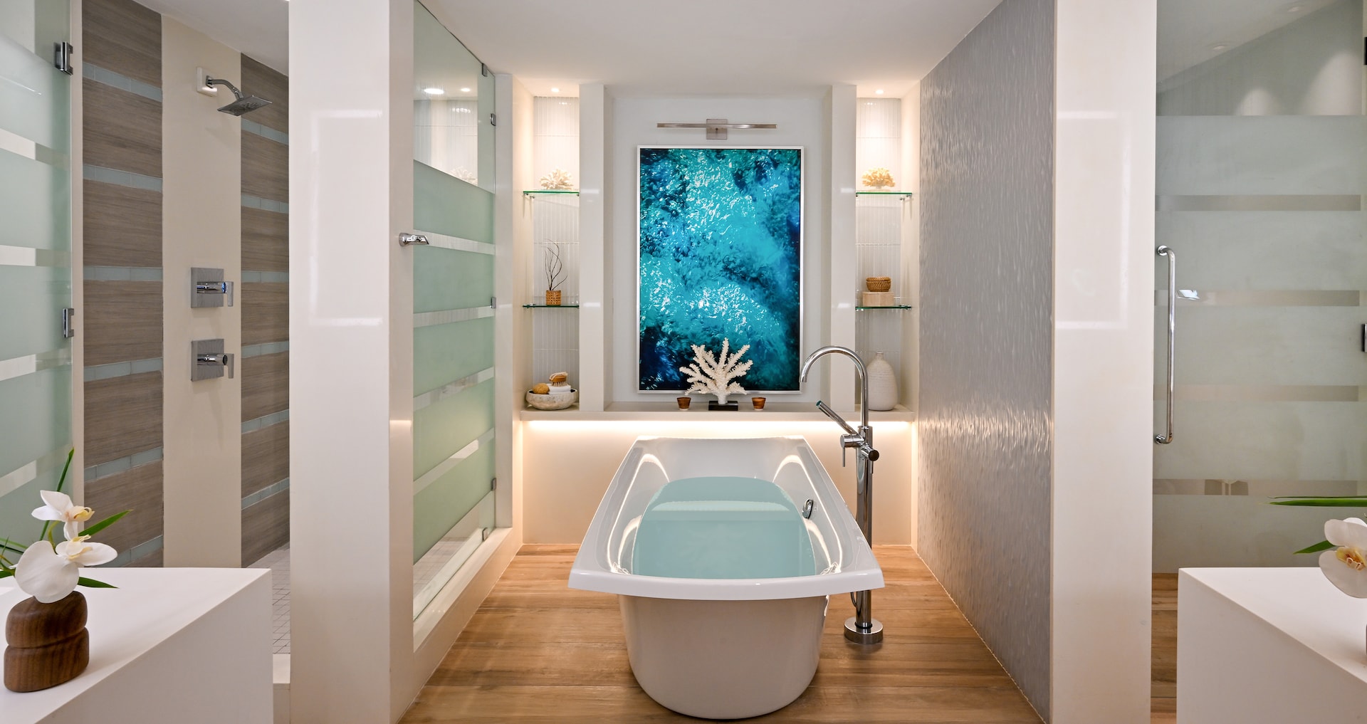 Royal Barbados - Beachfront One Bedroom Butler Suite w/ Balcony Tranquility Soaking Tub