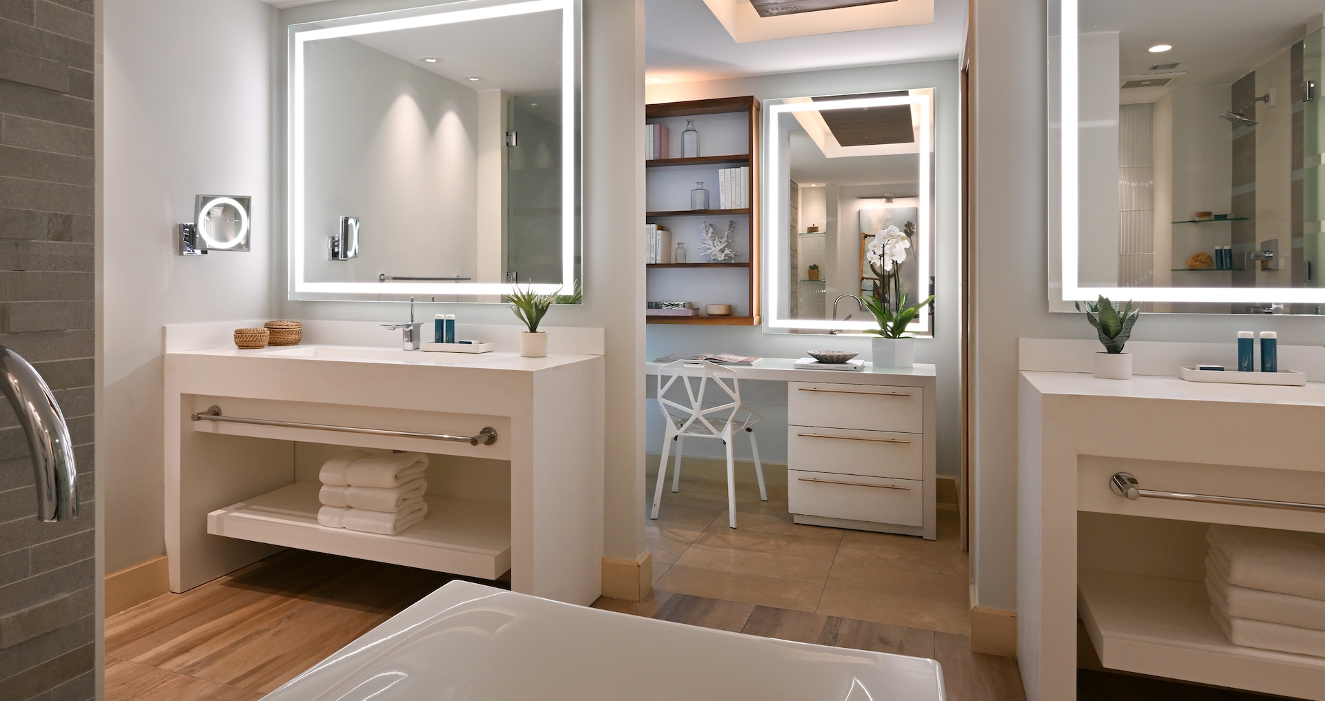 Royal Barbados - Millionaire One Bedroom Butler Suite w/ Balcony Tranquility Soaking Tub