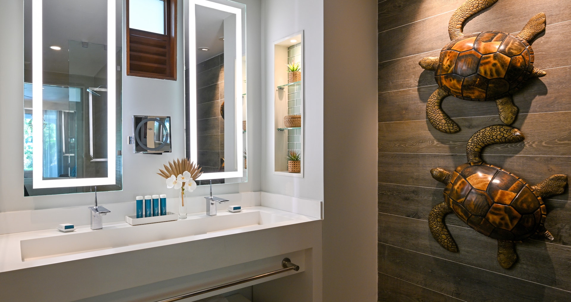 Royal Barbados - South Seas Swim-up Club Level Ultra Suite w/ Patio Tranquility Soaking Tub