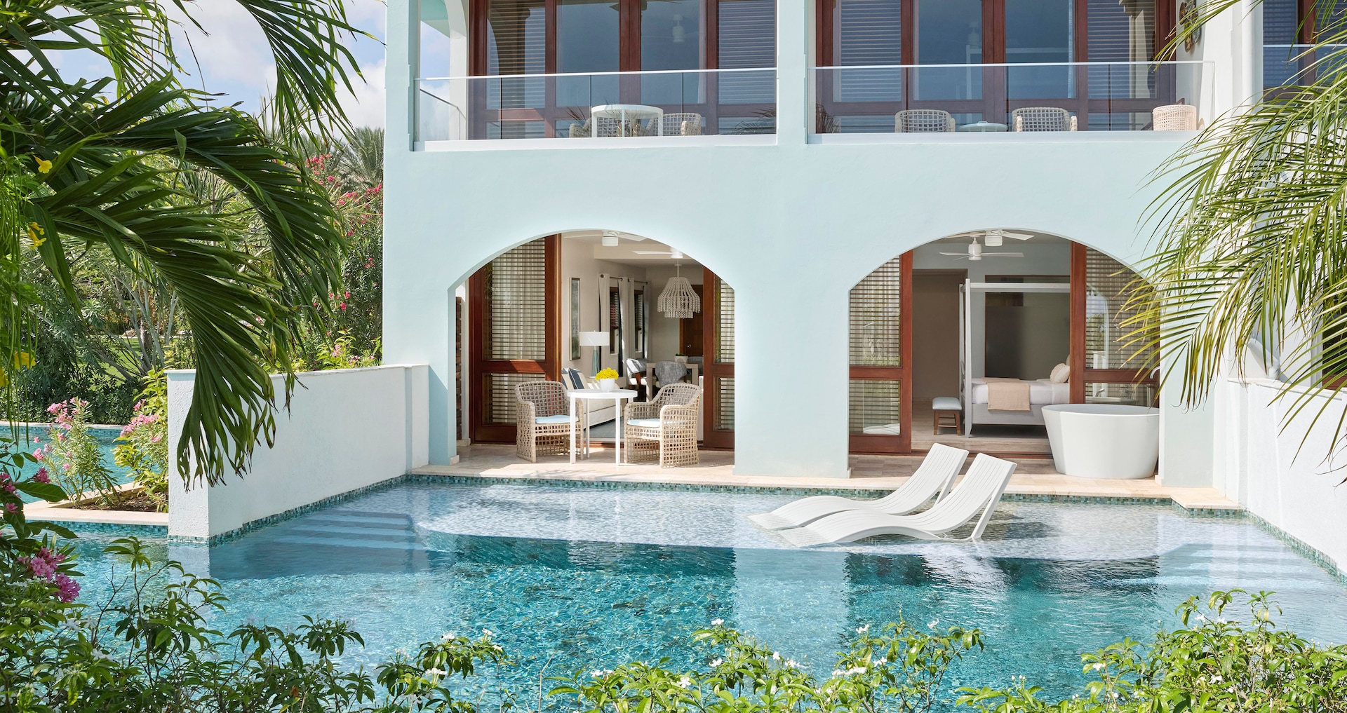 Royal Curaçao - Amante One Bedroom Oceanview Swim-up Butler Grande Suite with Patio Tranquility Soaking Tub