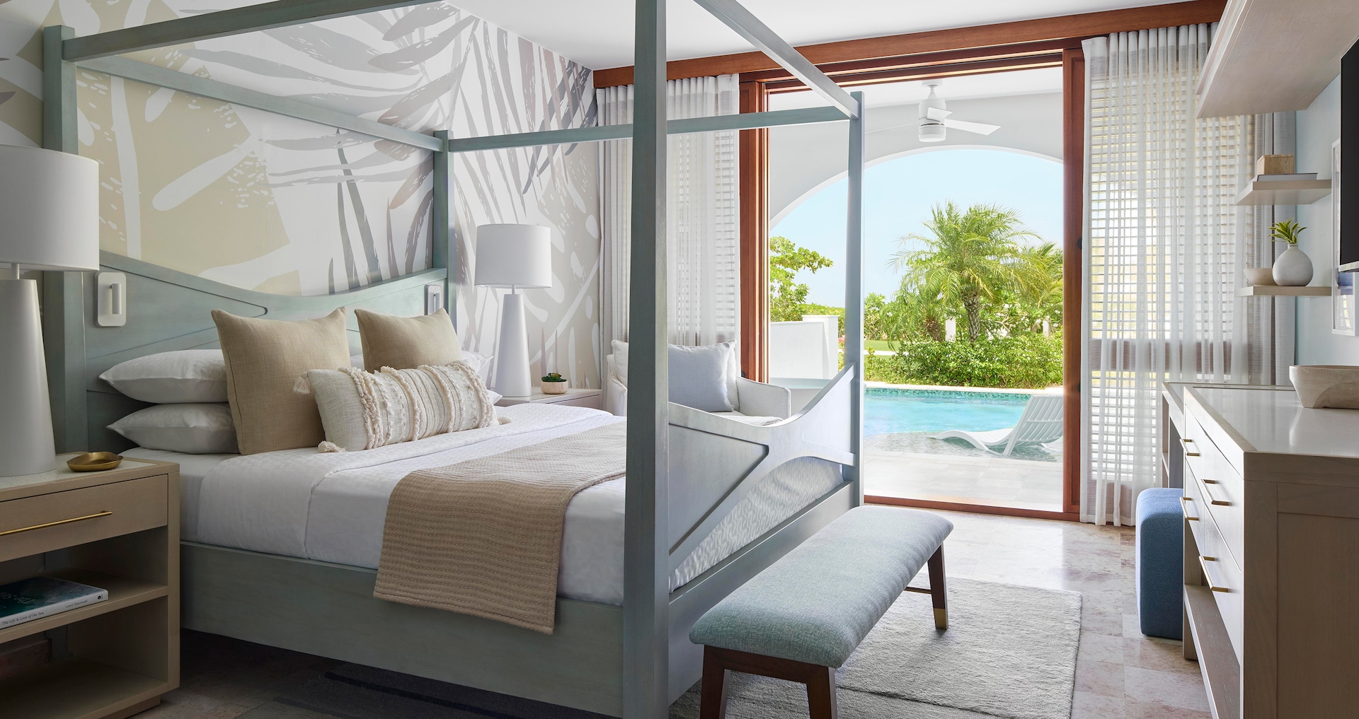 Royal Curaçao - Amante One Bedroom Oceanview Swim-up Butler Grande Suite with Patio Tranquility Soaking Tub