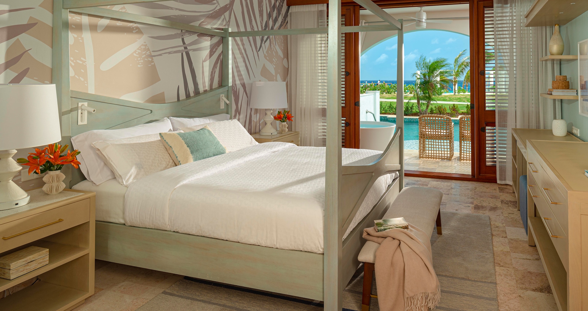 Royal Curaçao - Amante One Bedroom Oceanview Swim-up Butler Grande Suite with Patio Tranquility Soaking Tub