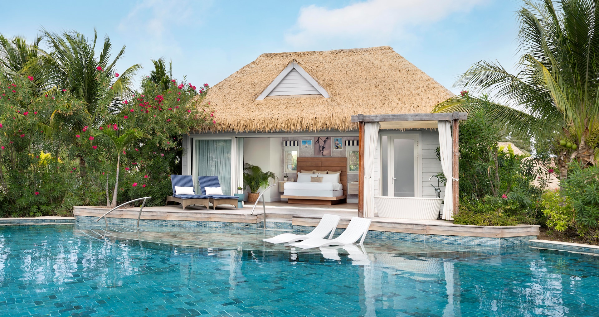 Royal Curaçao - Kurason Island Poolside Butler Bungalow with Patio Tranquility Soaking Tub