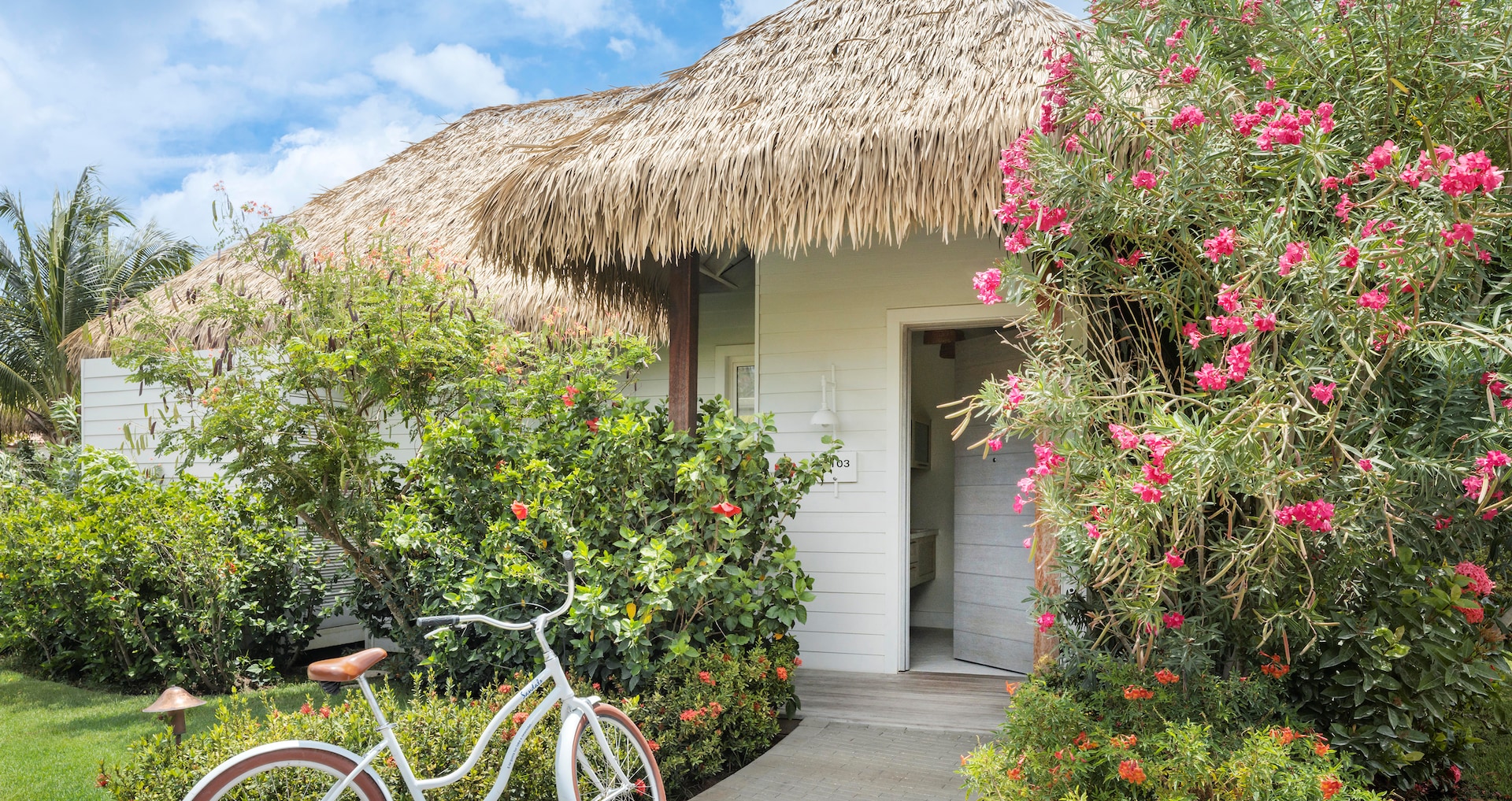 Royal Curaçao - Kurason Island Poolside Butler Bungalow with Patio Tranquility Soaking Tub