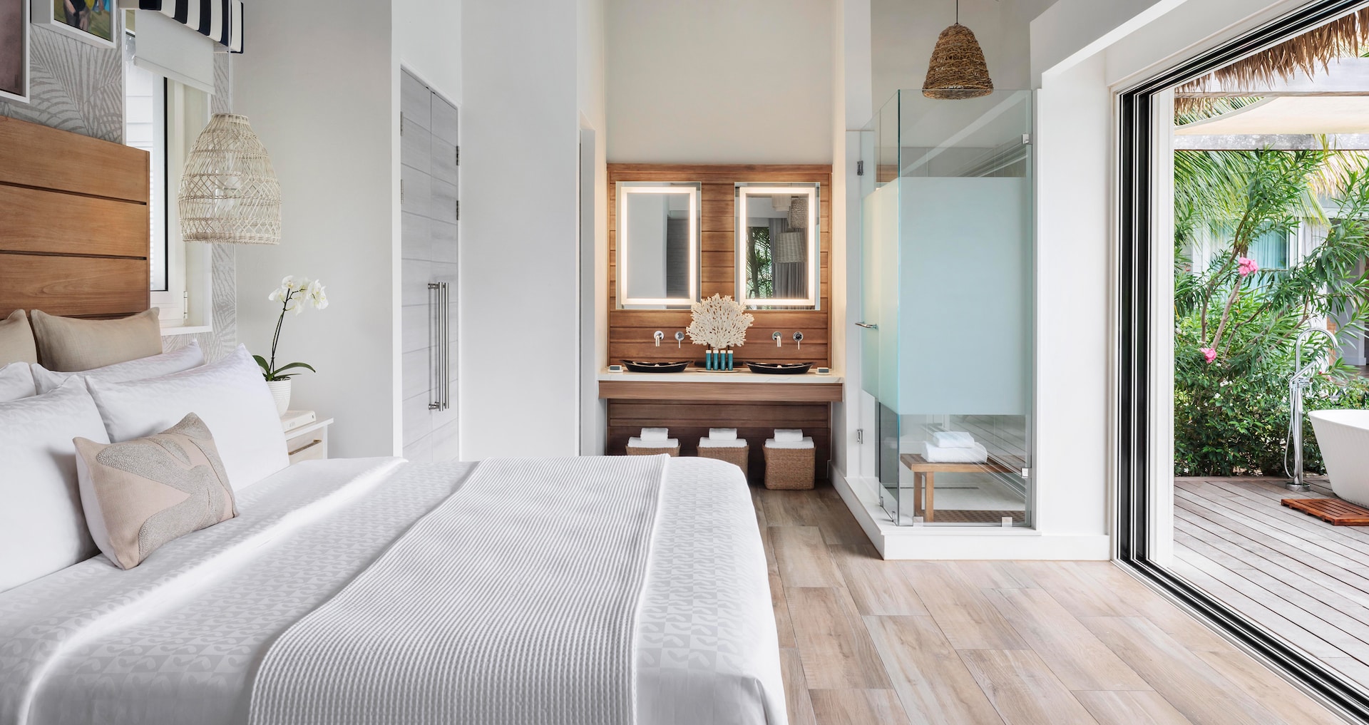 Royal Curaçao - Kurason Island Poolside Butler Bungalow with Patio Tranquility Soaking Tub