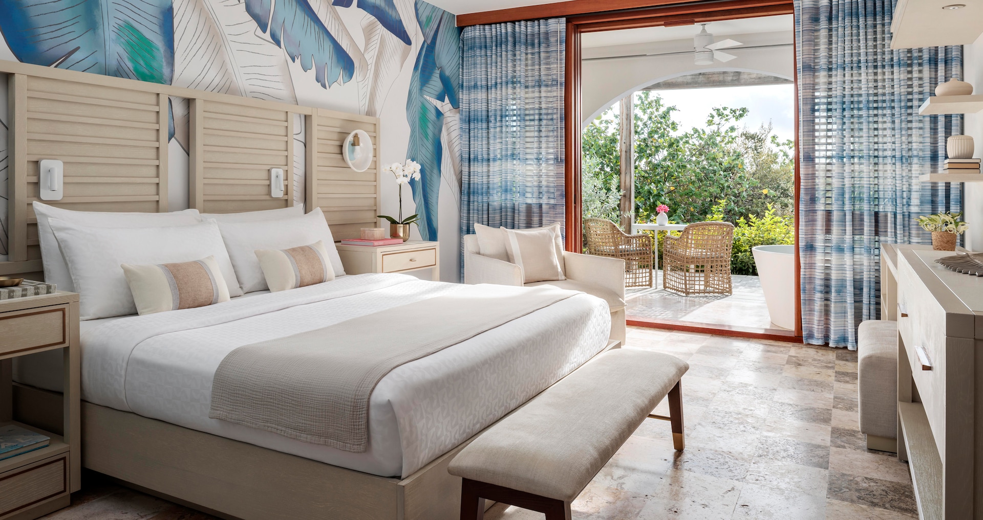 Royal Curaçao - Sunchi Beachside Walkout Club Level Room w/ Patio Tranquility Soaking Tub