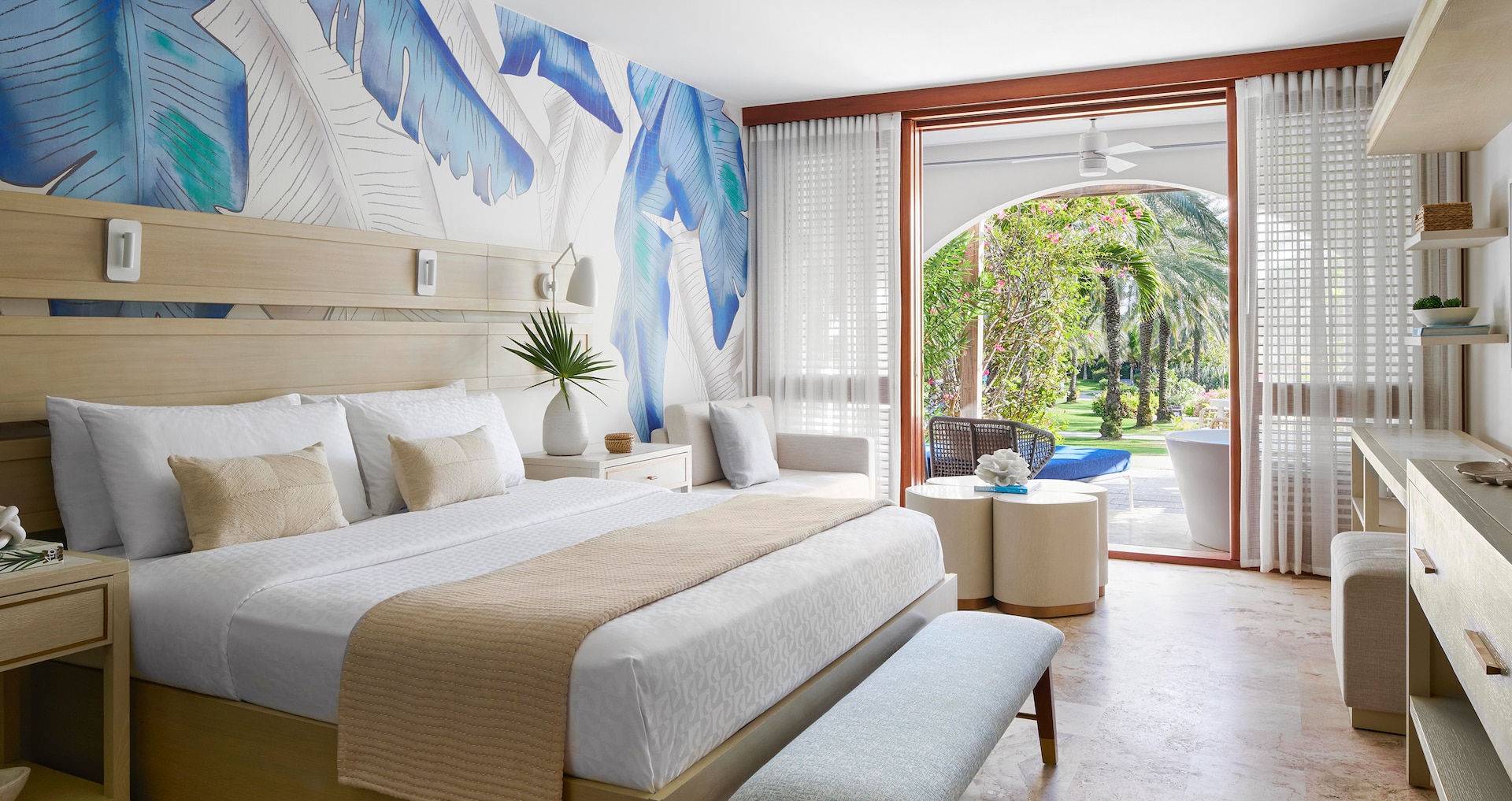 Royal Curaçao - Carisia Club Level Oceanview Walkout Room with Patio Tranquility Soaking Tub