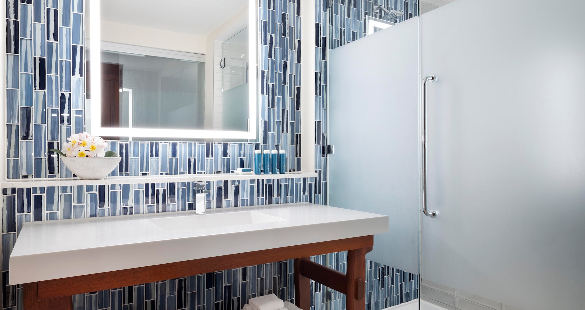 Royal Curaçao - Sunchi Beachside Oceanview Club Level Room