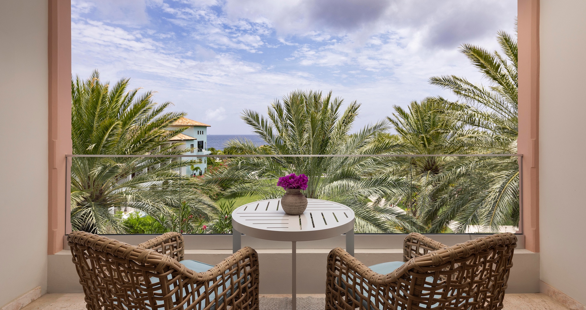 Royal Curaçao - Carisia Club Level Oceanview Room