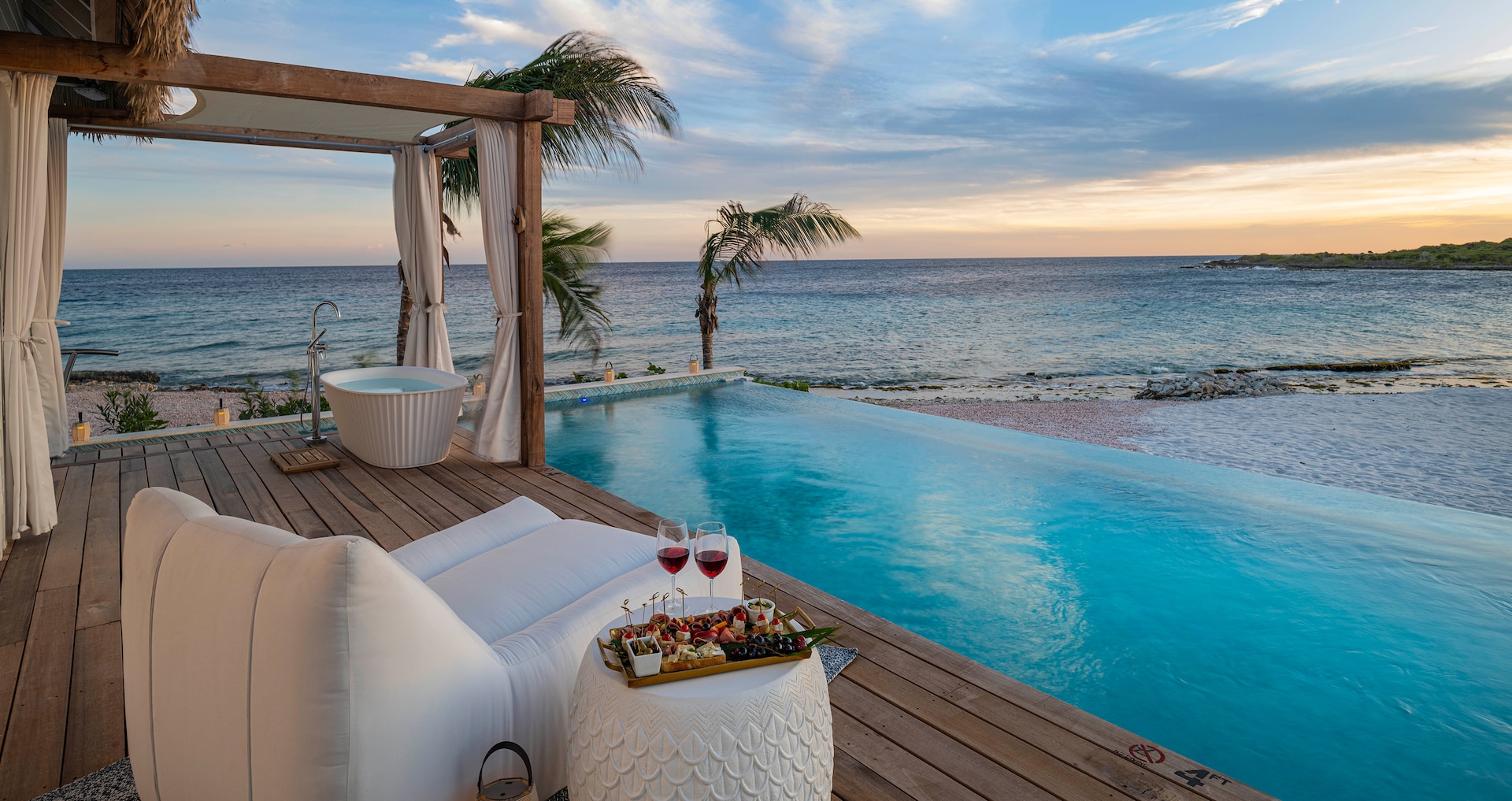 Royal Curaçao - Awa Seaside Butler Bungalow with Private Pool