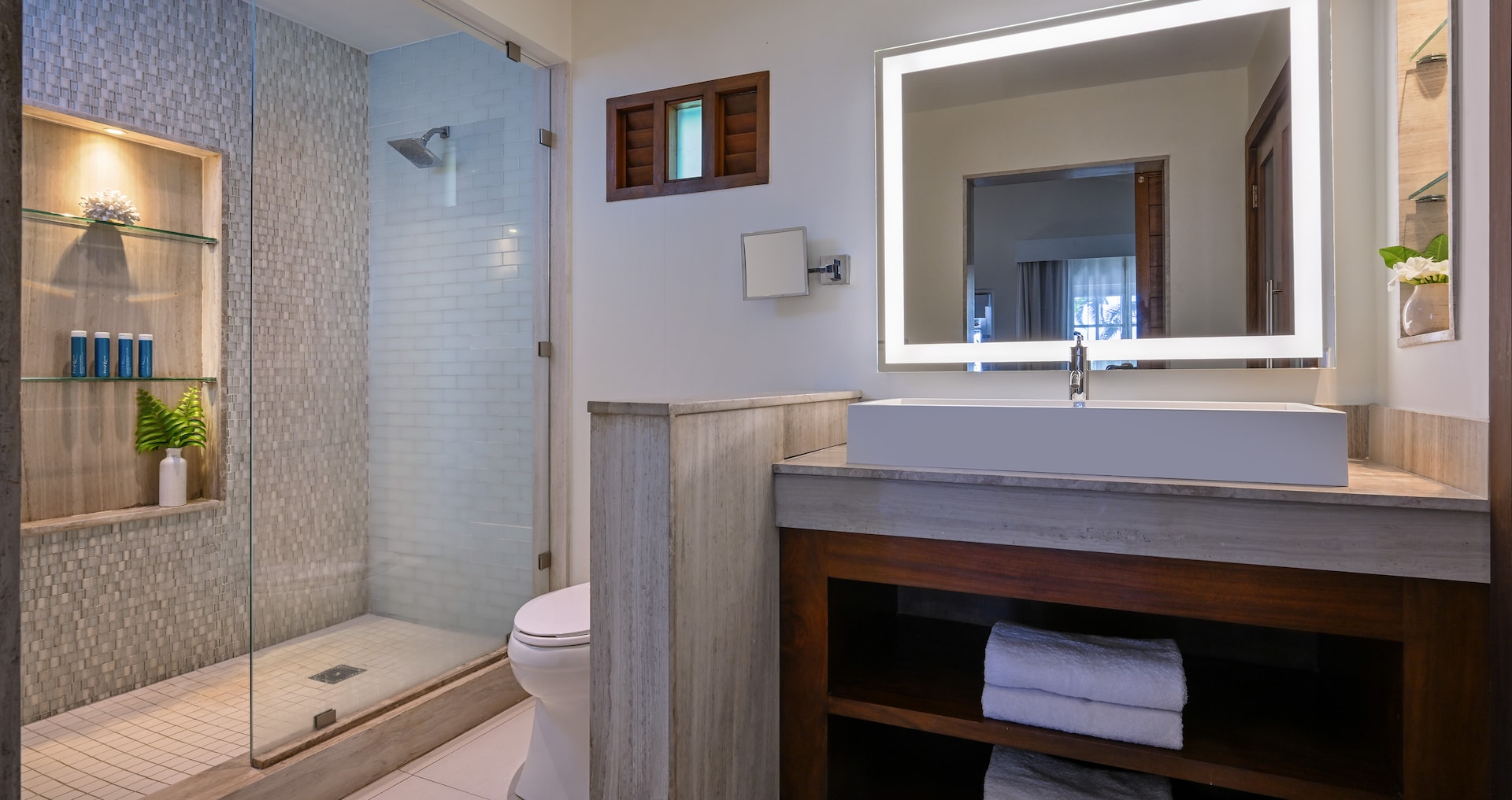 Halcyon Beach St. Lucia - Beachfront Honeymoon Butler Room w/ Private Pool Sanctuary