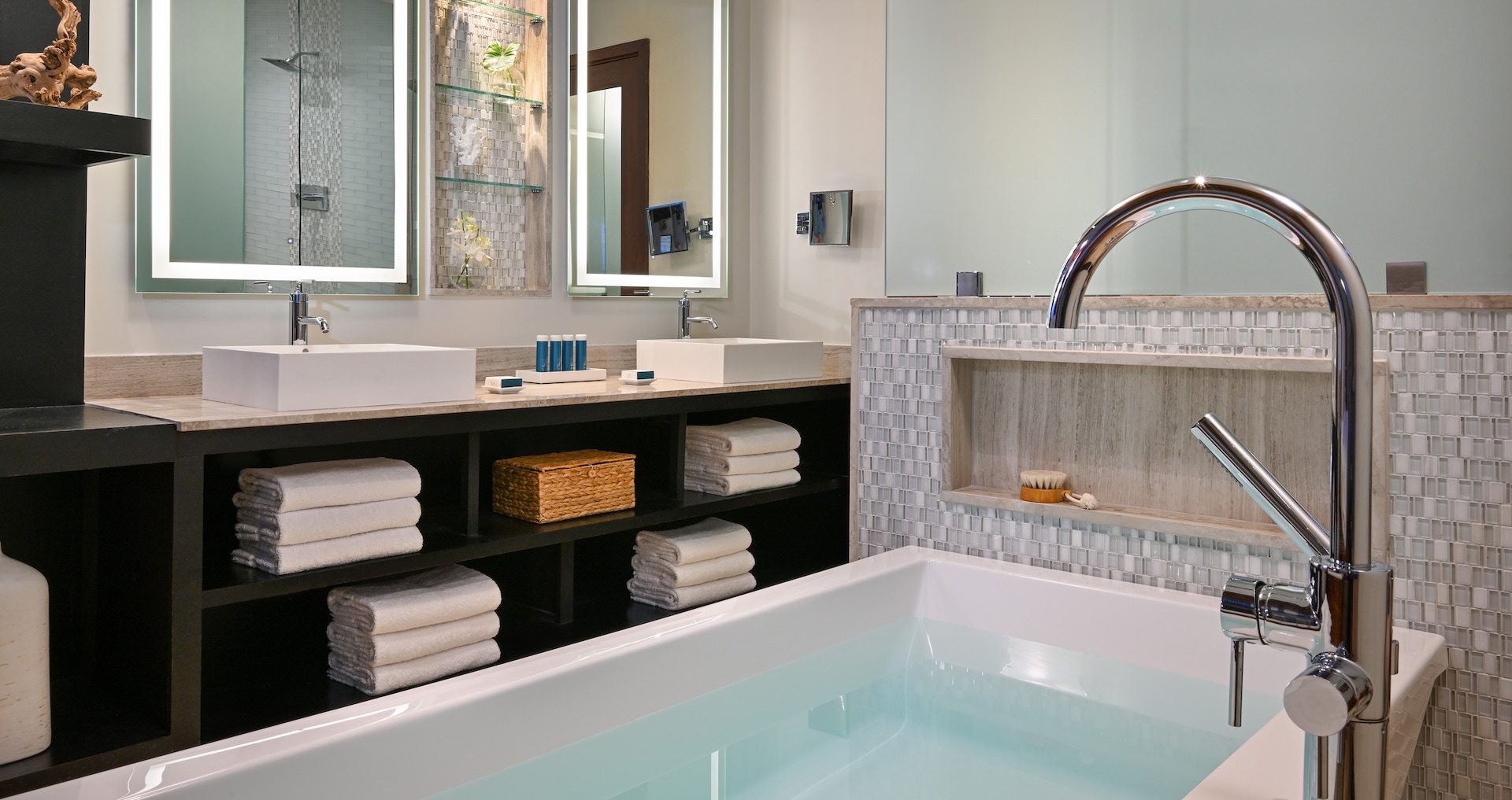 Halcyon Beach St. Lucia - Beachfront Honeymoon Walkout Club Level Room w/ Patio Tranquility Soaking Tub