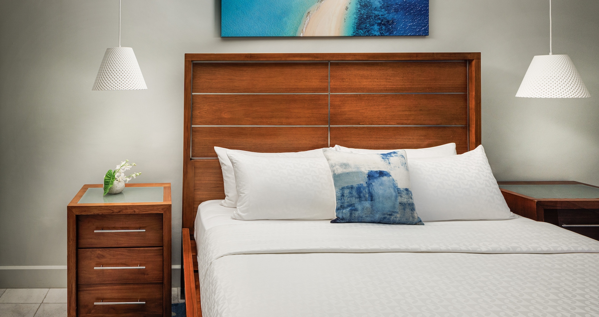 Montego Bay - Oceanfront Penthouse Club Level Junior Suite w/Balcony Tranquility Soaking Tub