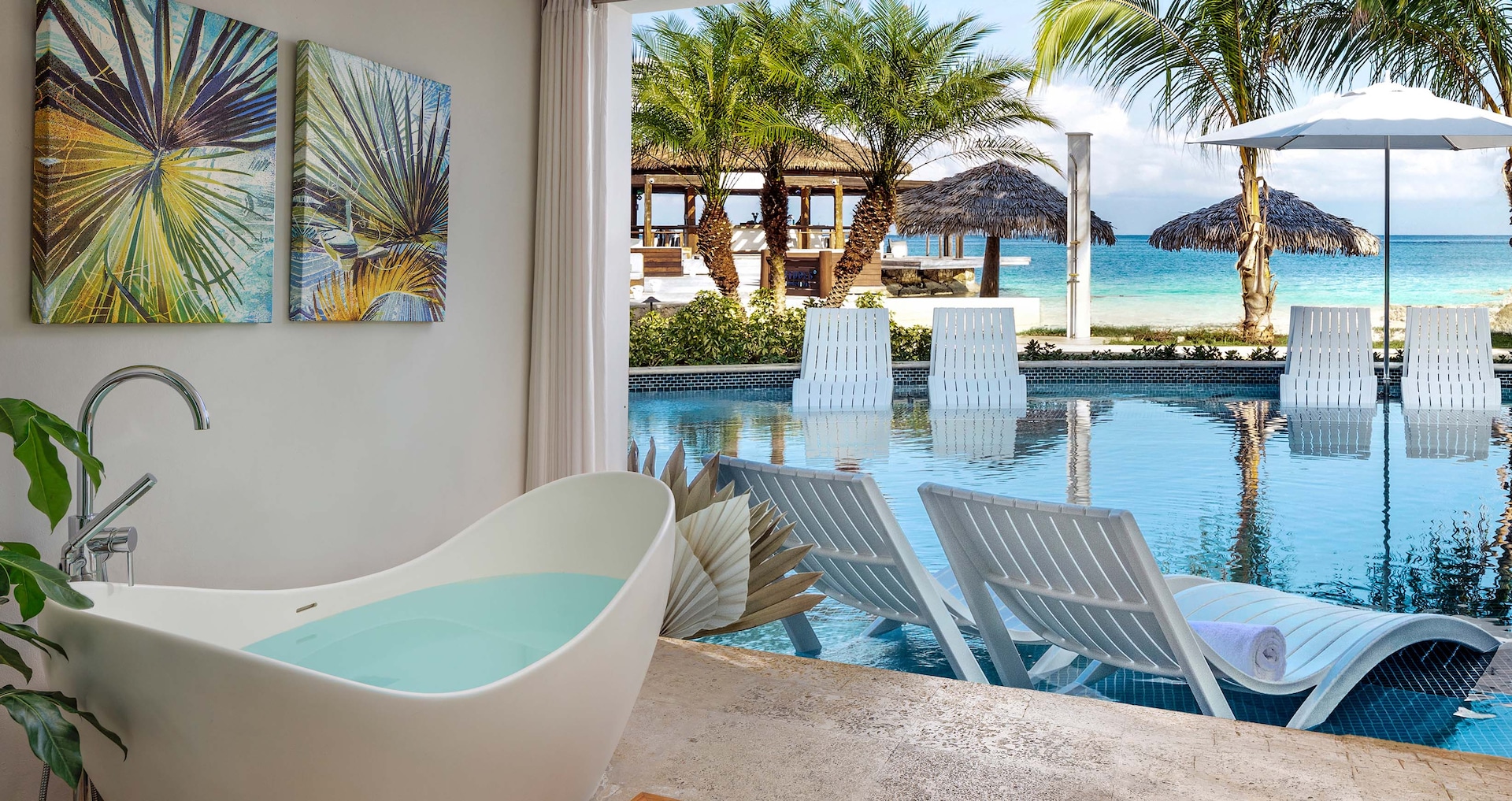 Montego Bay - Beachfront Swim-up Club Junior Suite w/ Patio Tranquility Soaking Tub