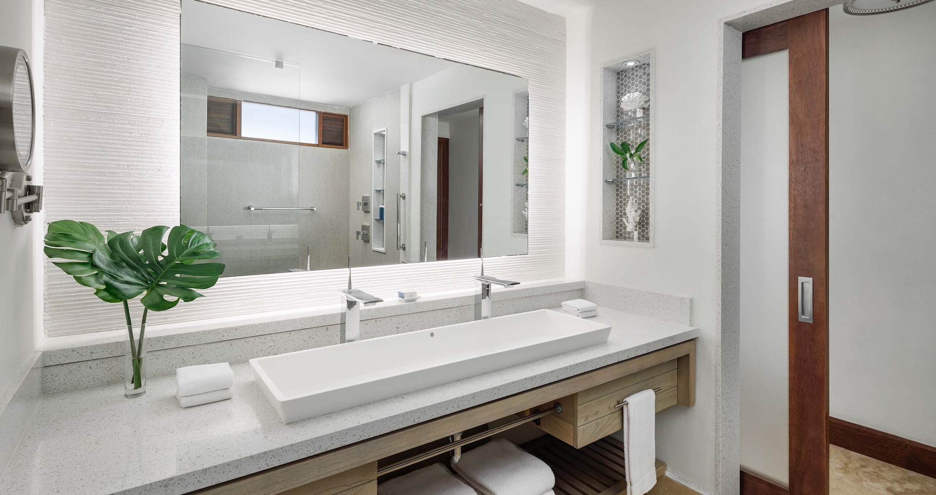 Montego Bay - Luxury Room w/Balcony Tranquility Soaking Tub