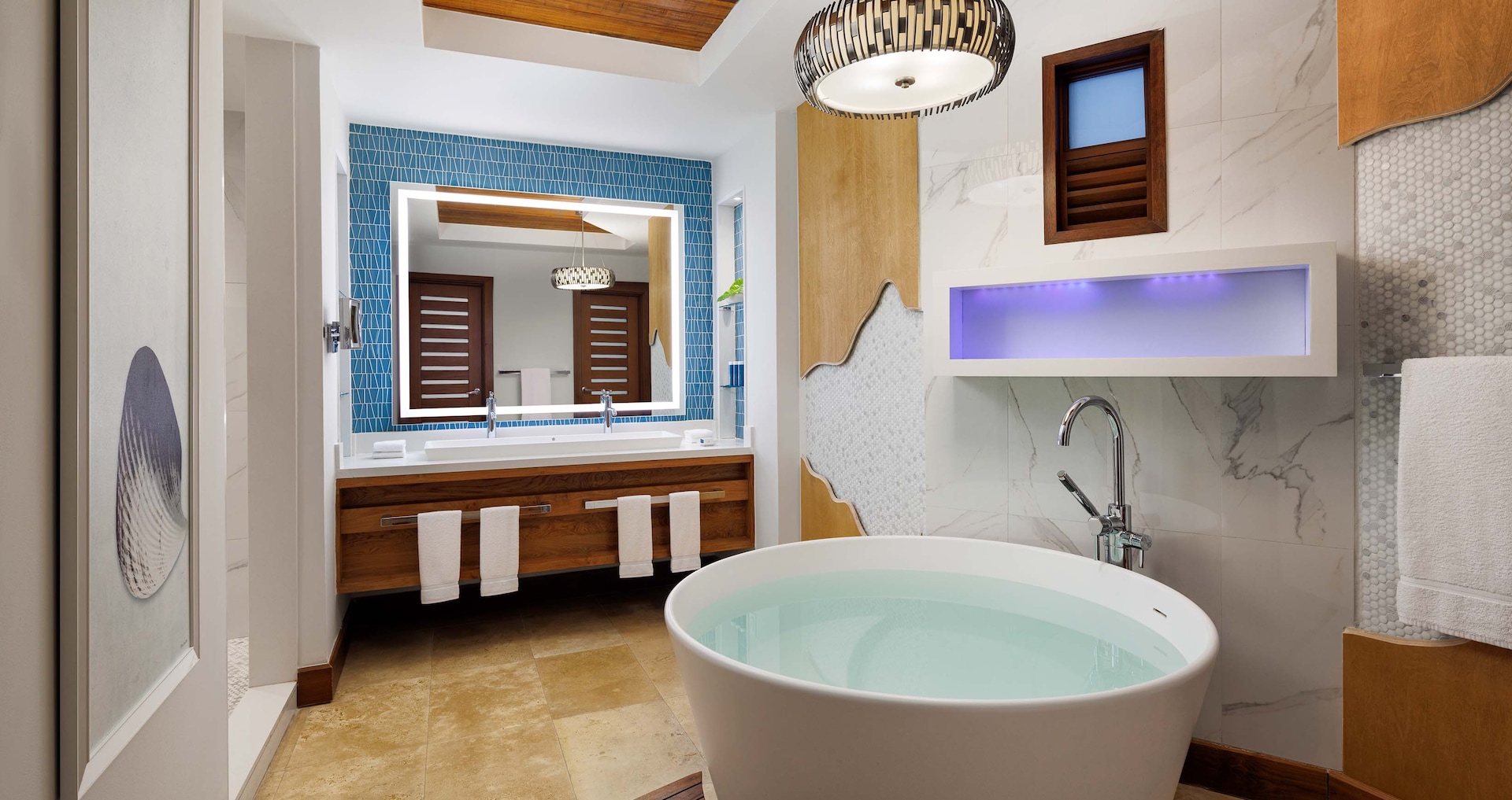 Montego Bay - Beachfront Swim-up Millionaire One Bedroom Butler Suite w/ Patio Tranquility Soaking Tub