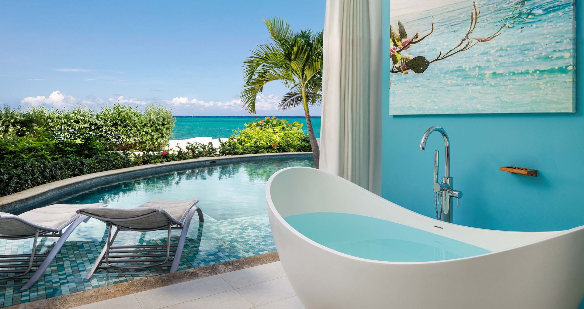 Montego Bay - Oceanfront Swim-up Club Room w/ Patio Tranquility Soaking Tub