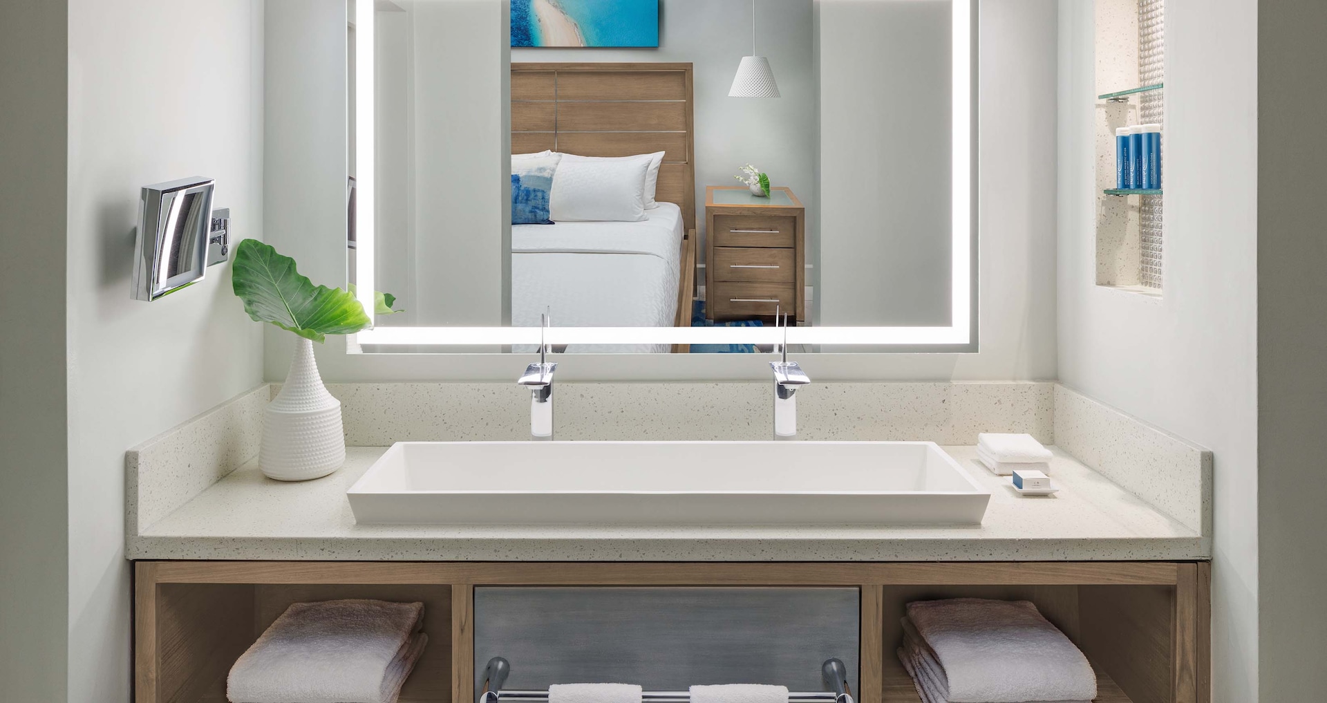 Montego Bay - Oceanfront Swim-up Club Room w/ Patio Tranquility Soaking Tub