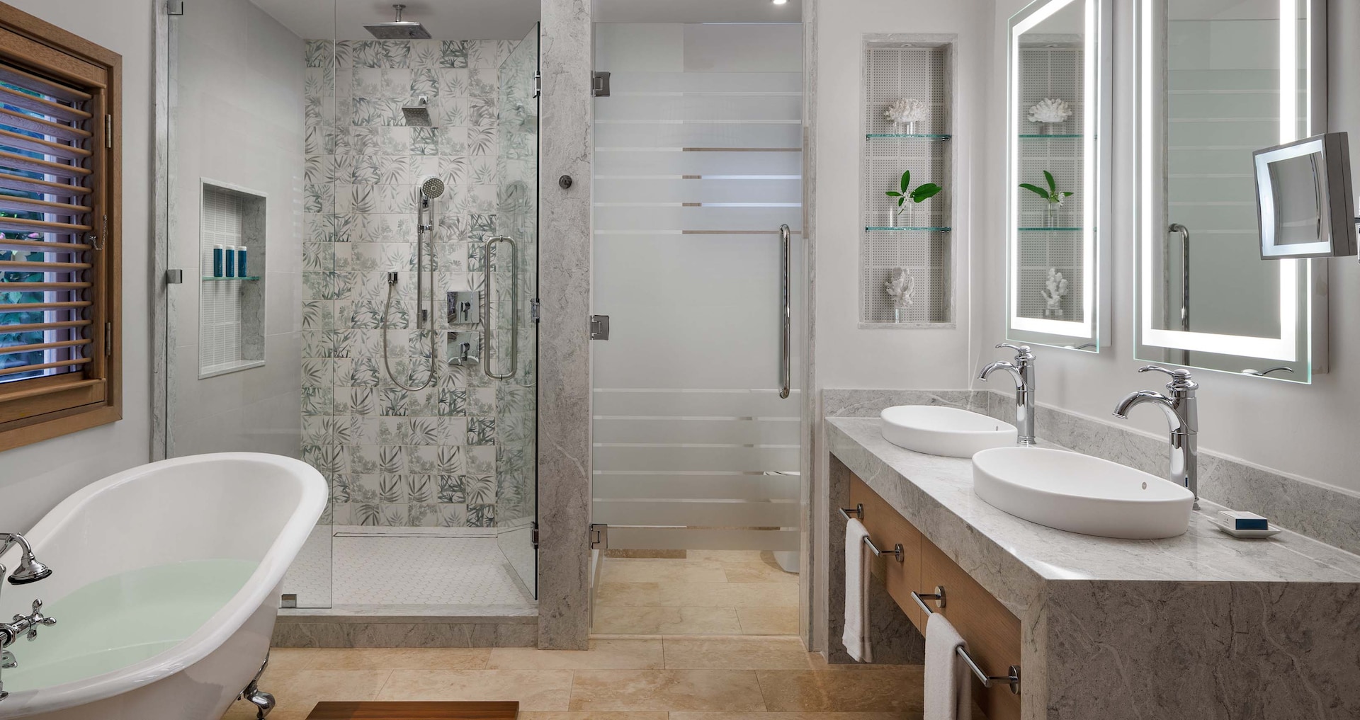 Montego Bay - Beachfront Club Villa Suite w/ Outdoor Tranquility Soaking Tub